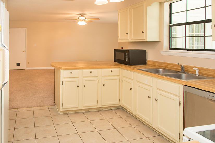 MARY ESTHER MANOR - Residential