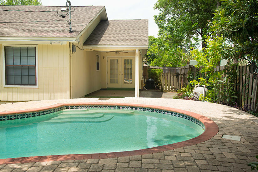 MARY ESTHER MANOR - Residential