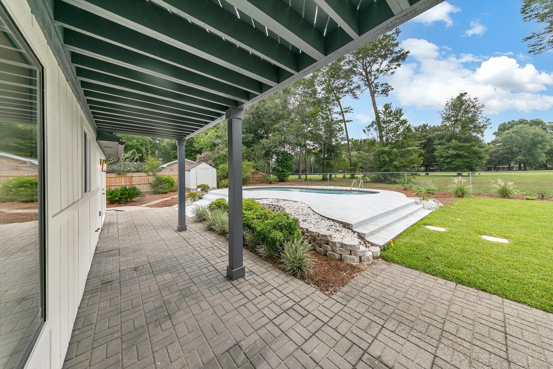 ROCKY BAYOU COUNTRY CLUB ESTATES 3 - Residential