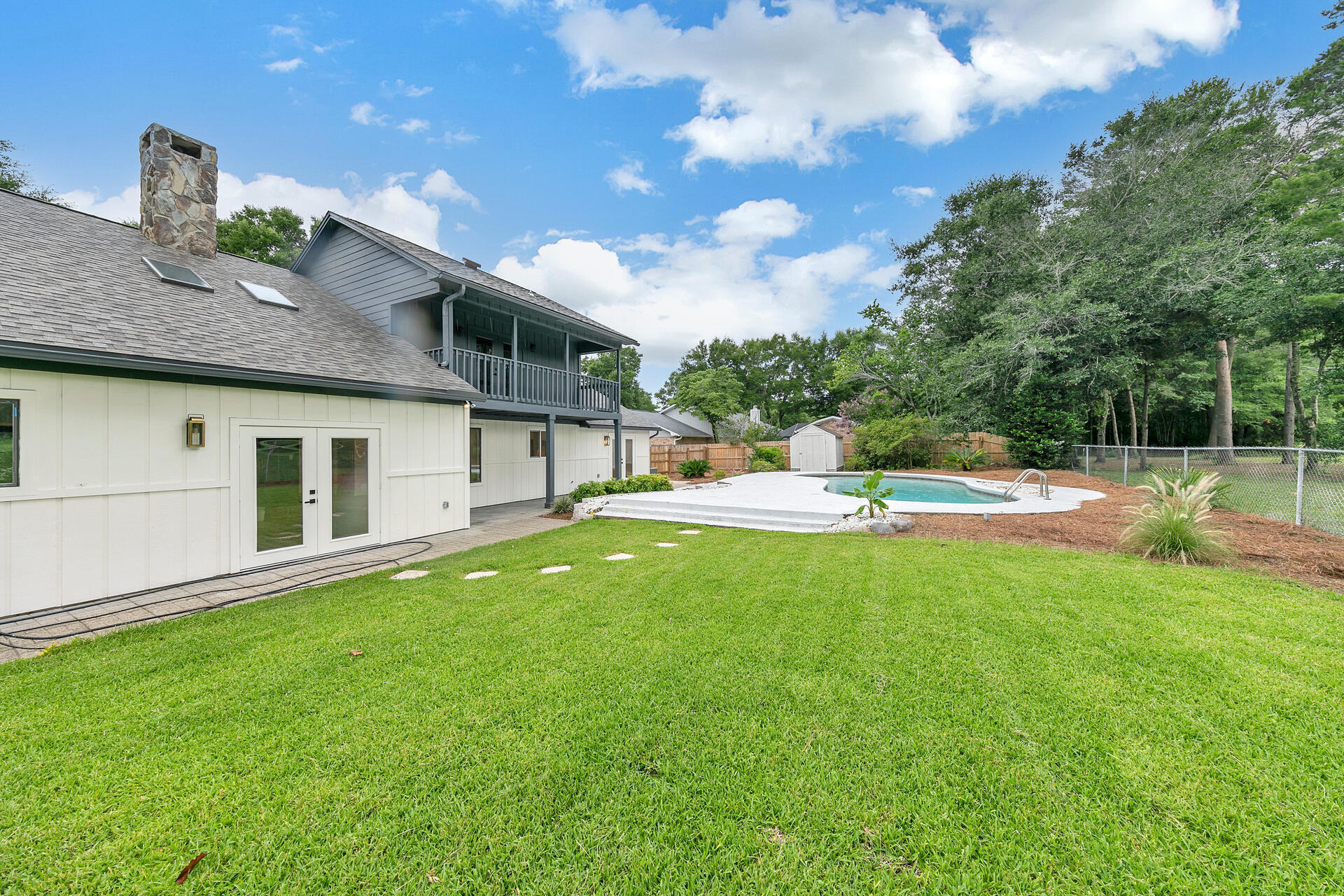 ROCKY BAYOU COUNTRY CLUB ESTATES 3 - Residential