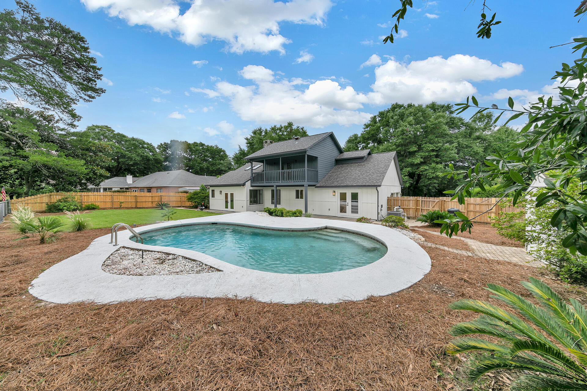 ROCKY BAYOU COUNTRY CLUB ESTATES 3 - Residential