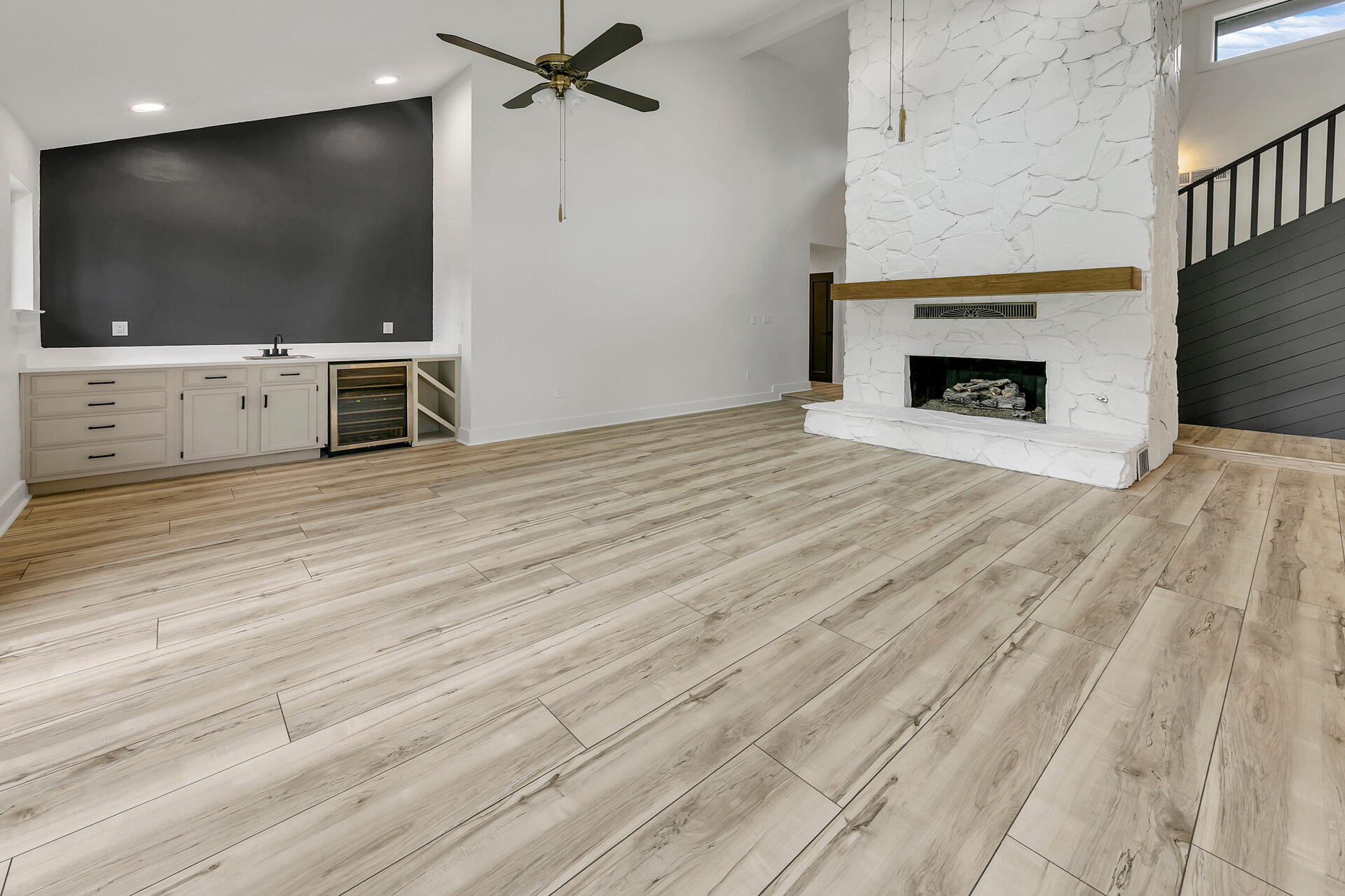 ROCKY BAYOU COUNTRY CLUB ESTATES 3 - Residential