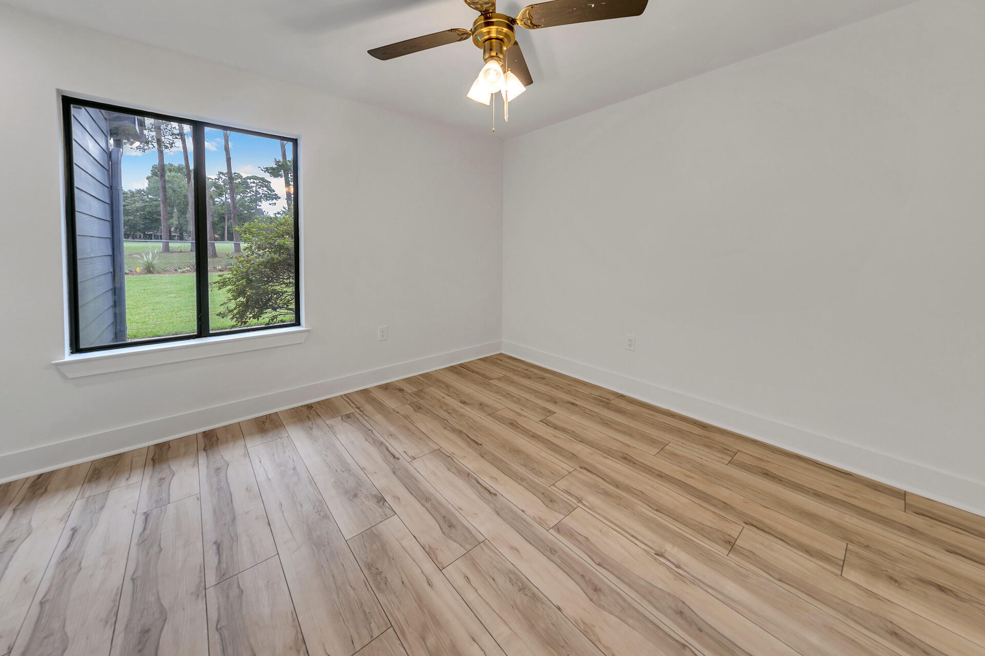 ROCKY BAYOU COUNTRY CLUB ESTATES 3 - Residential