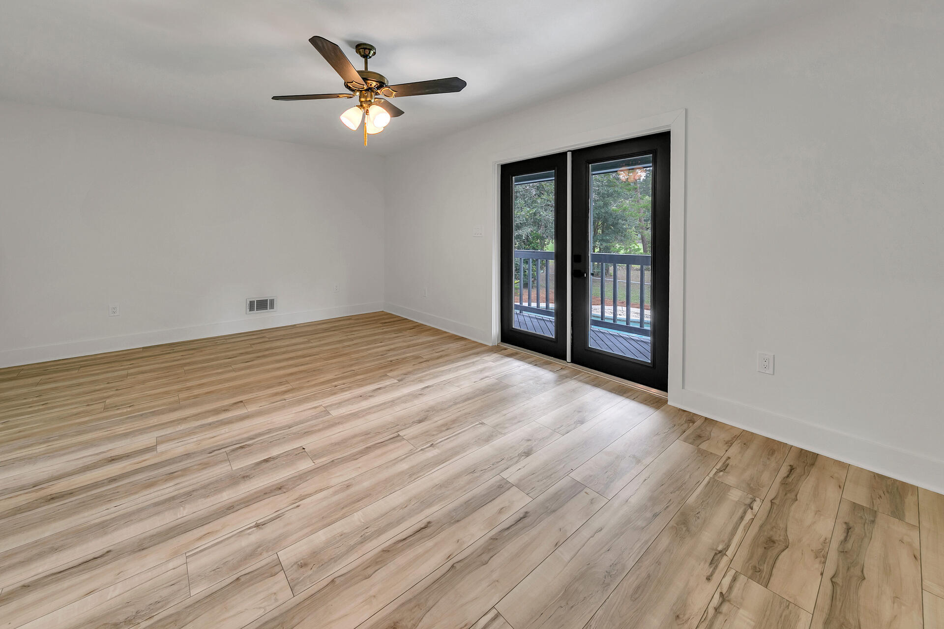 ROCKY BAYOU COUNTRY CLUB ESTATES 3 - Residential