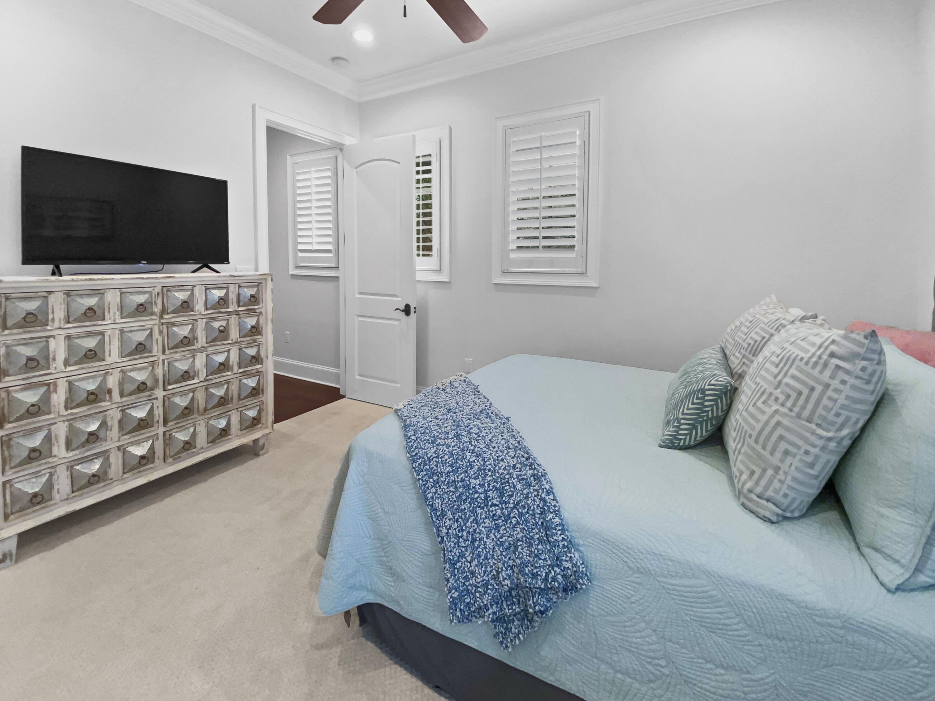 BURNT PINE - Residential