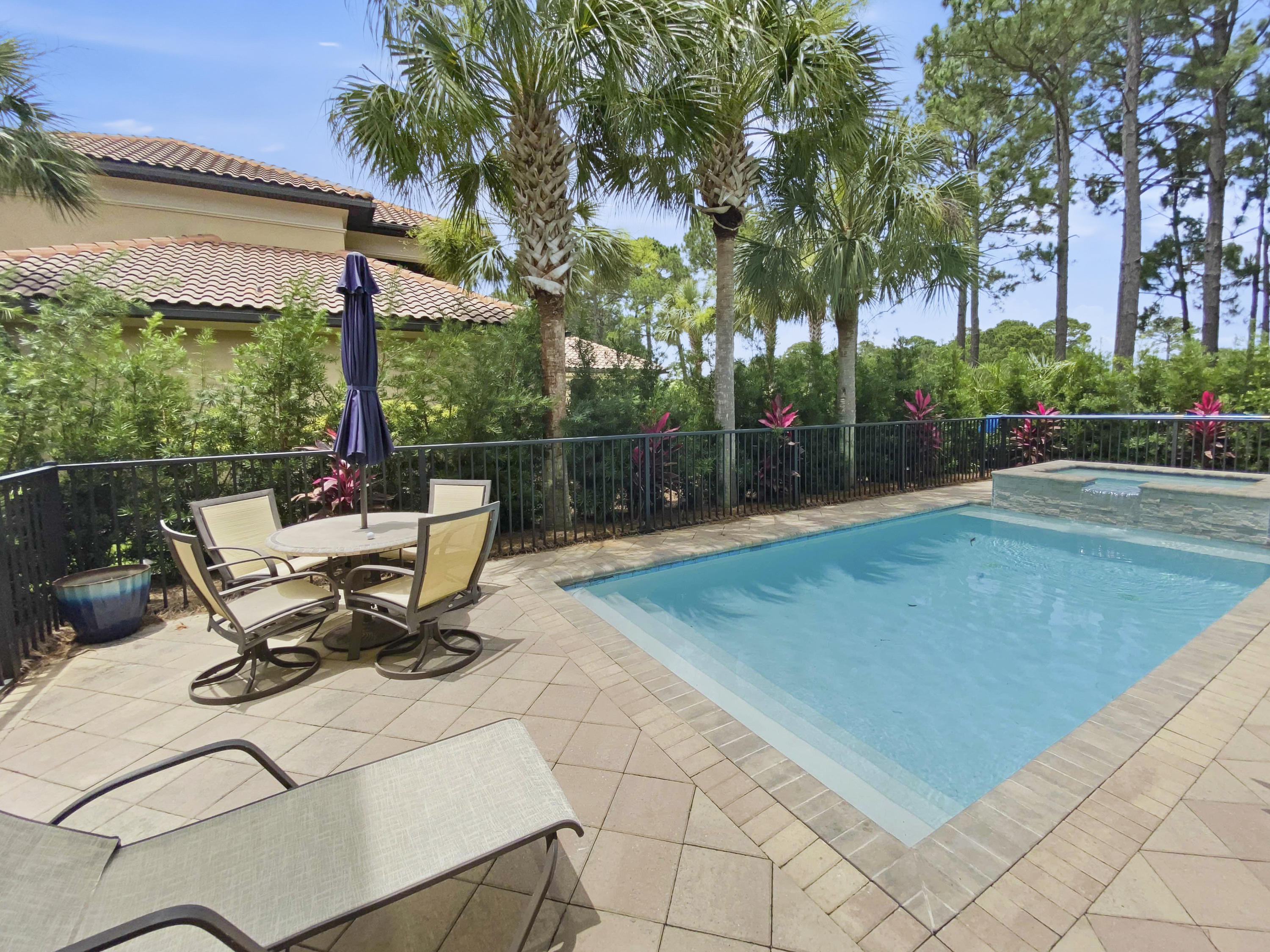 BURNT PINE - Residential