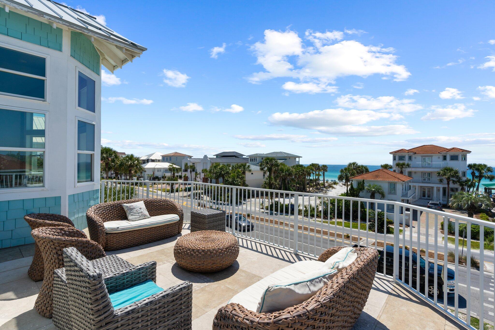 CRYSTAL SHORES - Residential