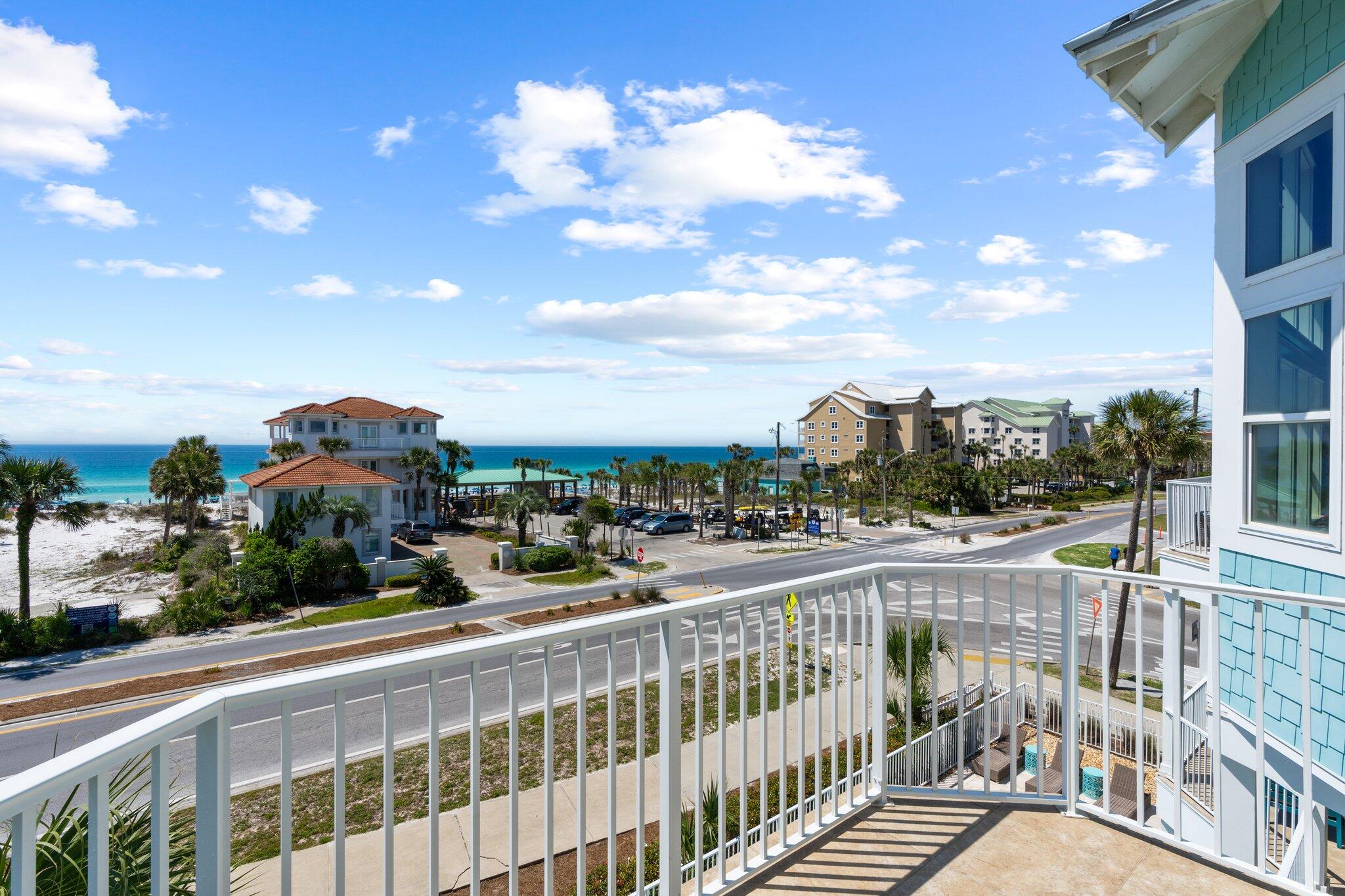 CRYSTAL SHORES - Residential