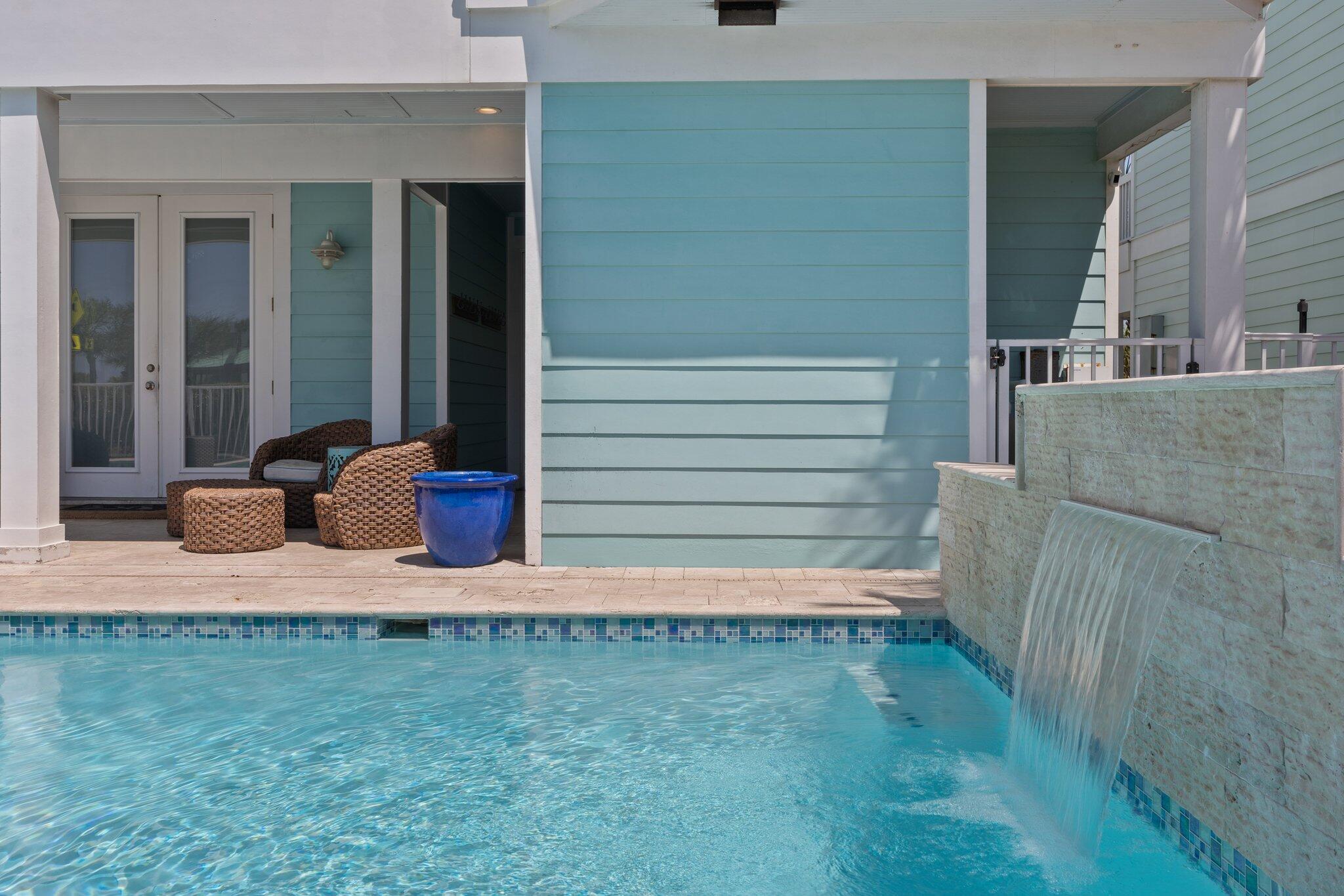 CRYSTAL SHORES - Residential