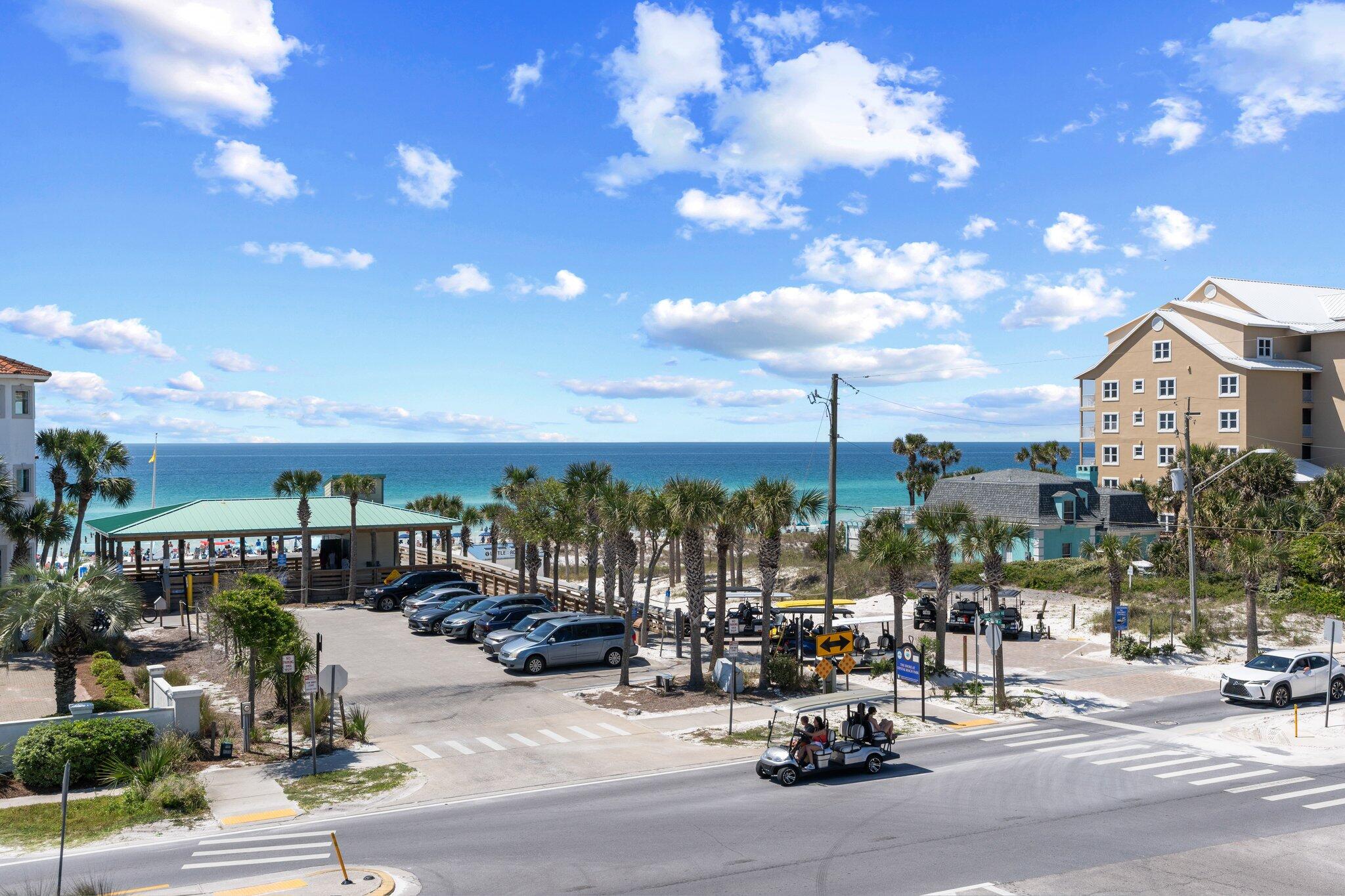 CRYSTAL SHORES - Residential