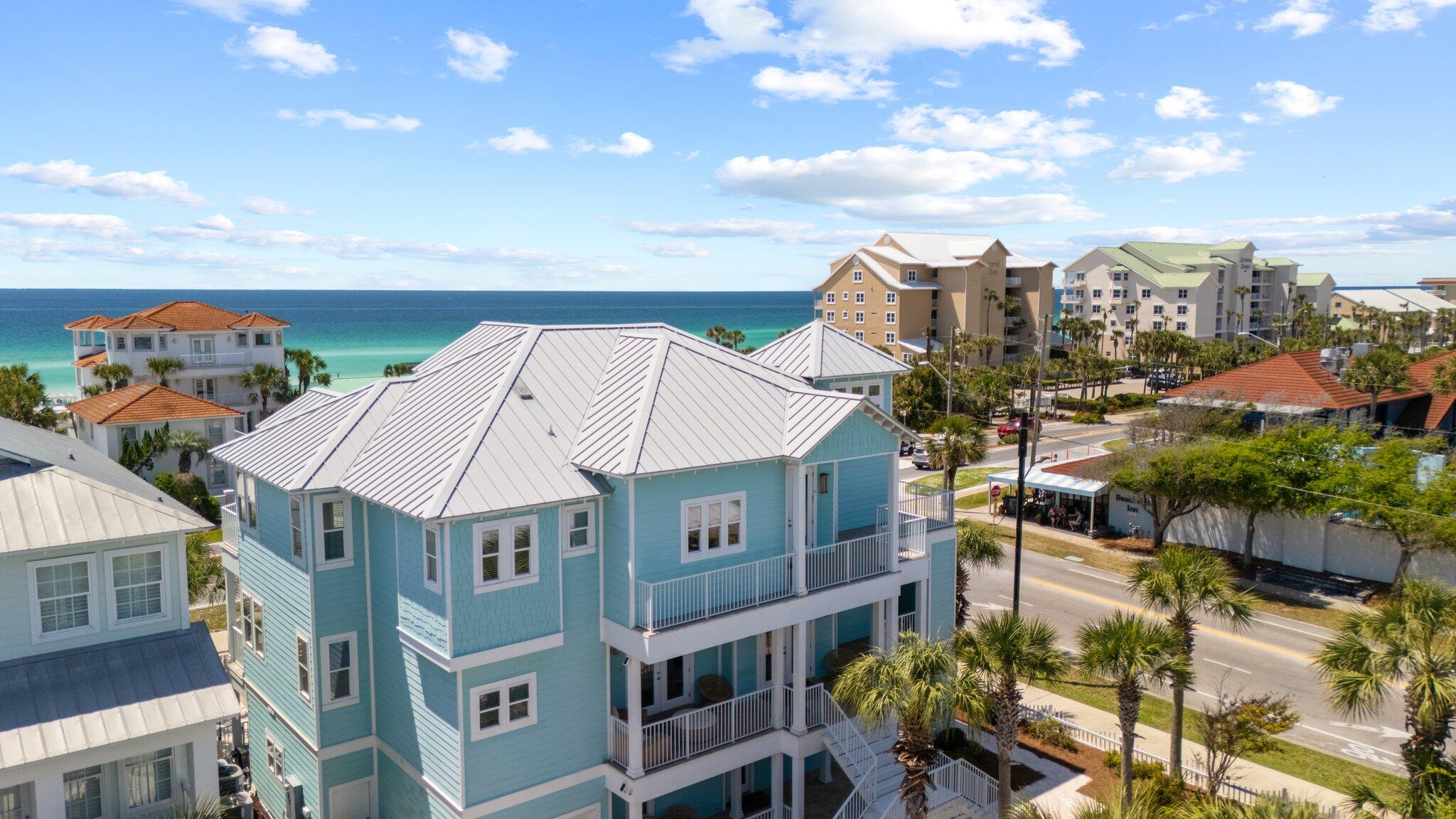 CRYSTAL SHORES - Residential