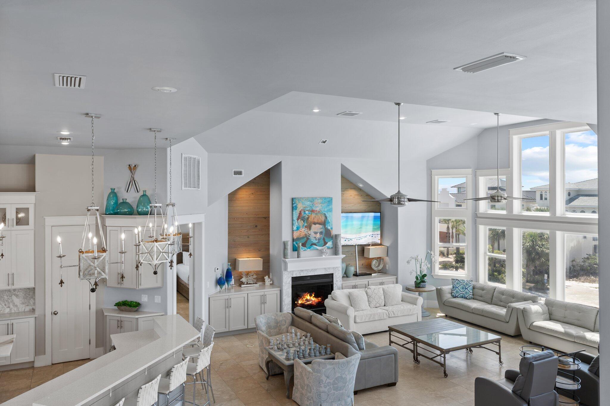 CRYSTAL SHORES - Residential
