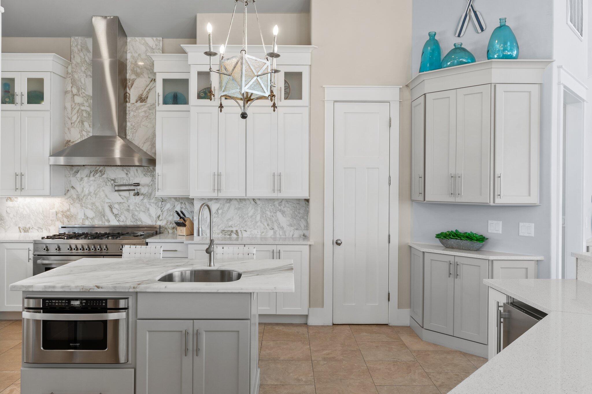 CRYSTAL SHORES - Residential