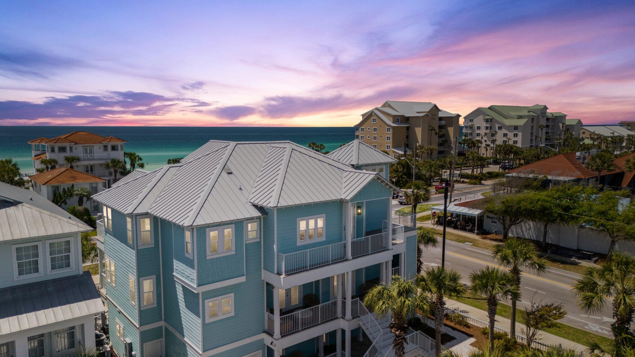 CRYSTAL SHORES - Residential