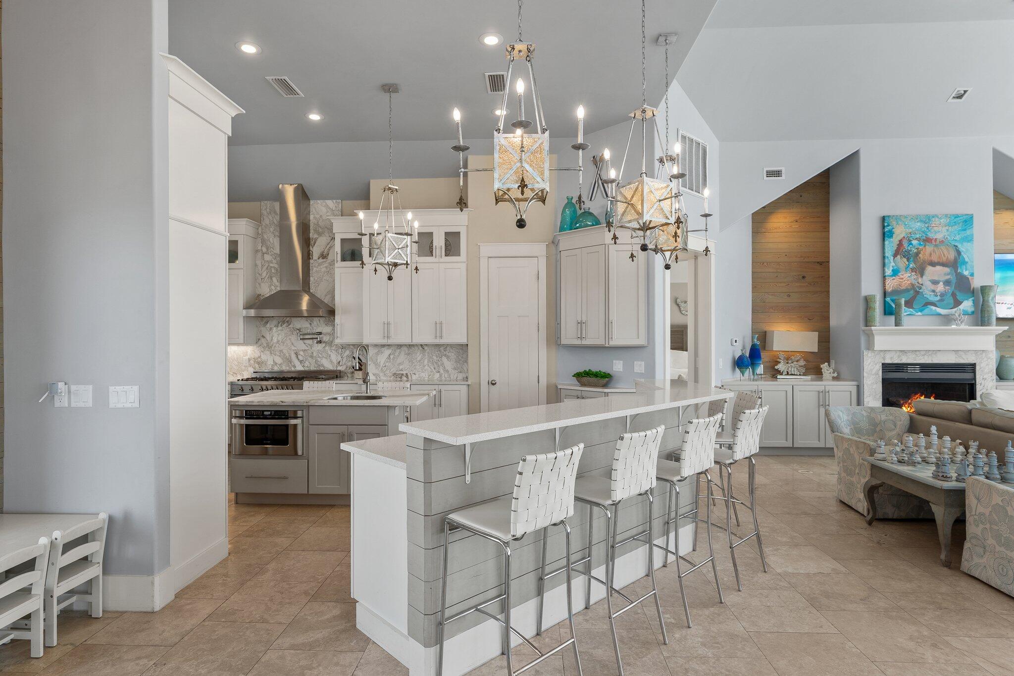 CRYSTAL SHORES - Residential