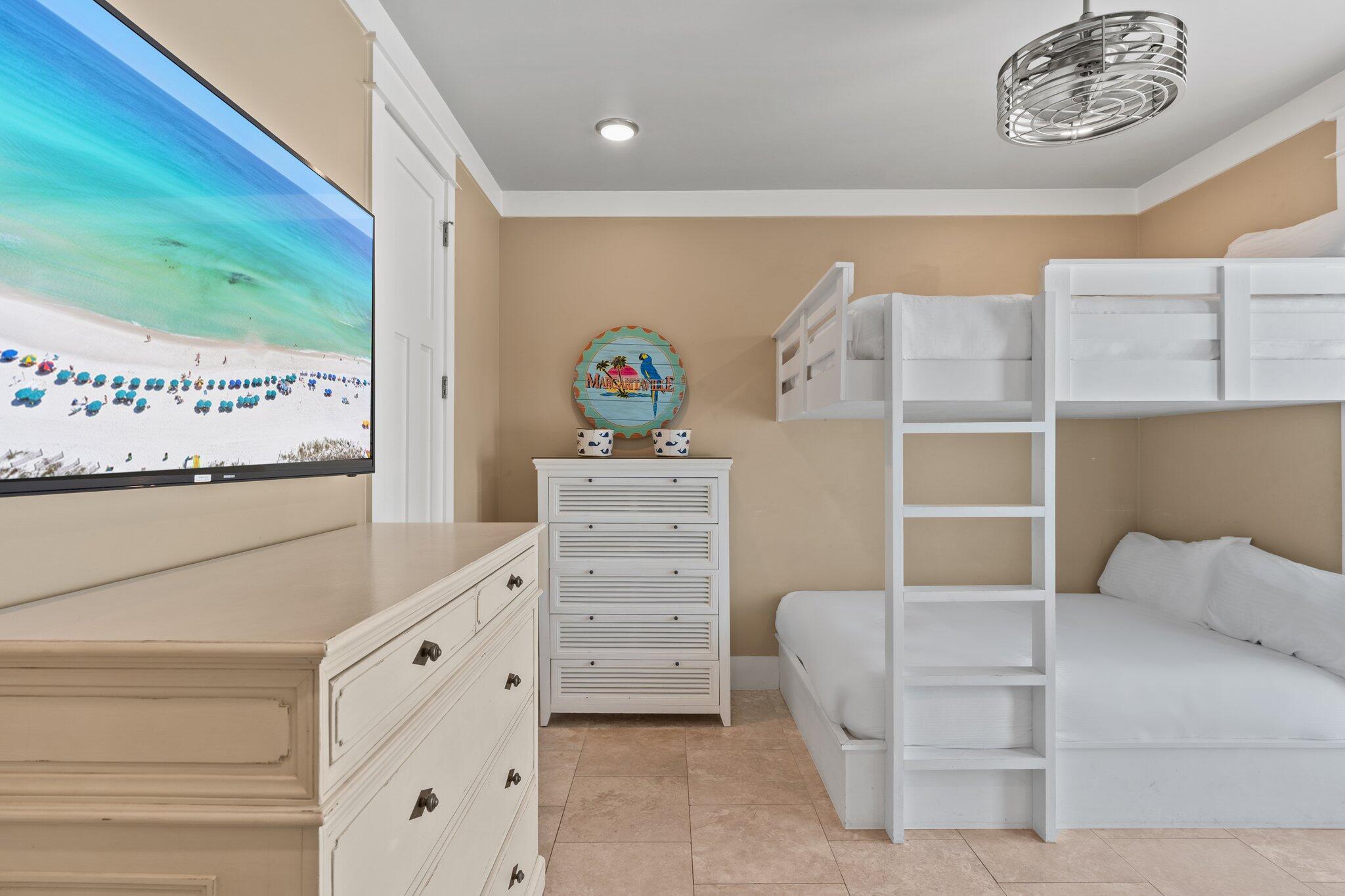 CRYSTAL SHORES - Residential