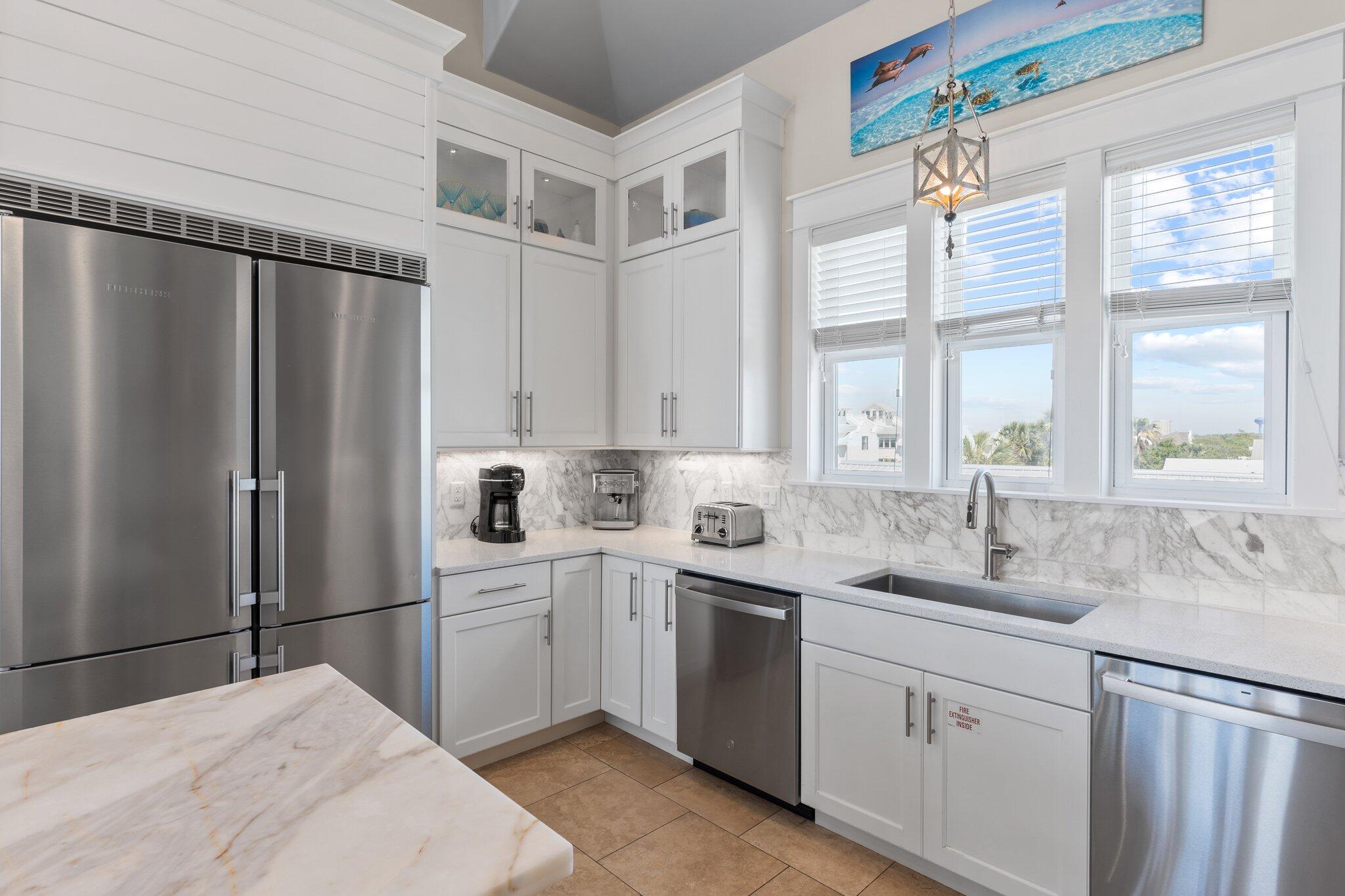 CRYSTAL SHORES - Residential