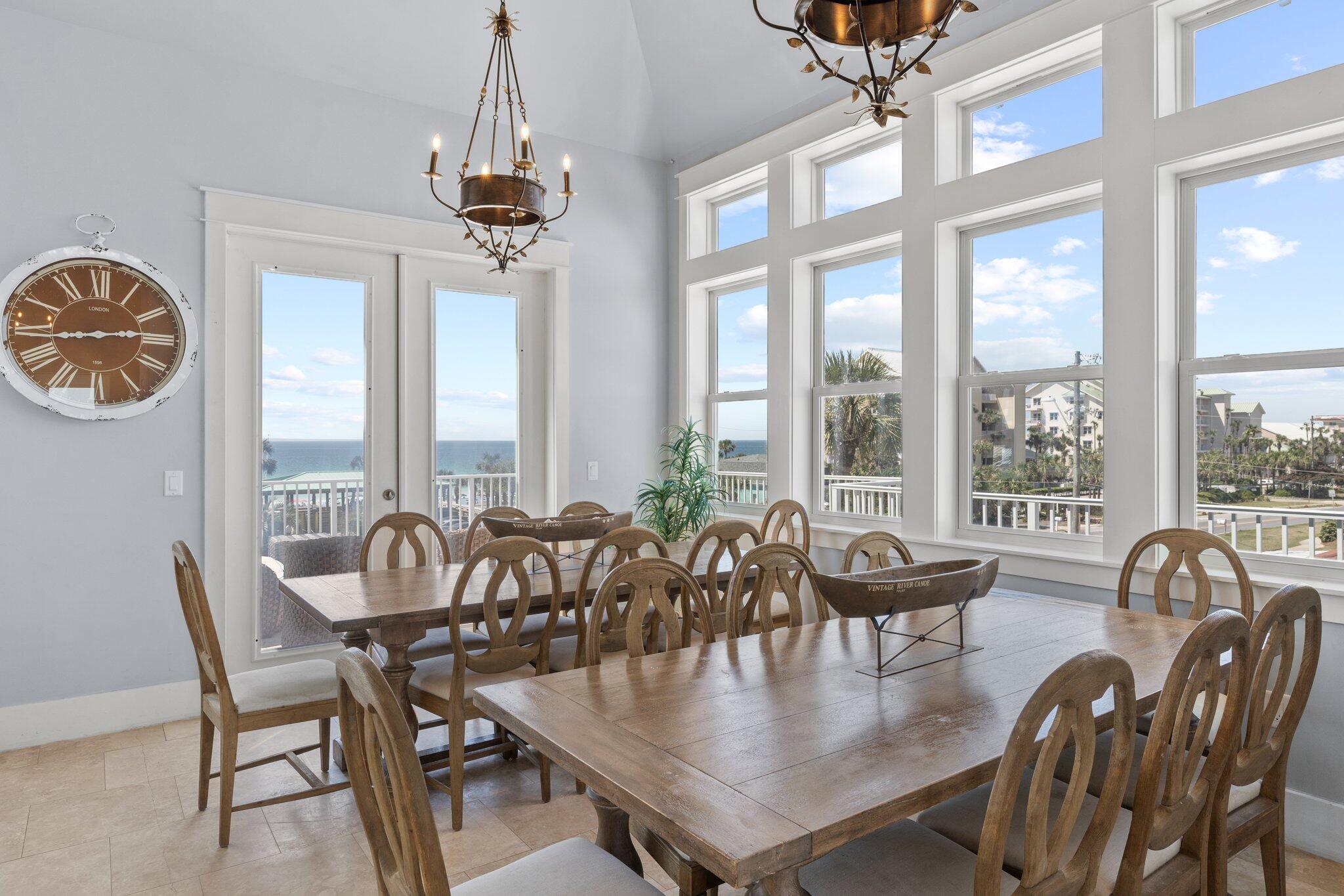 CRYSTAL SHORES - Residential
