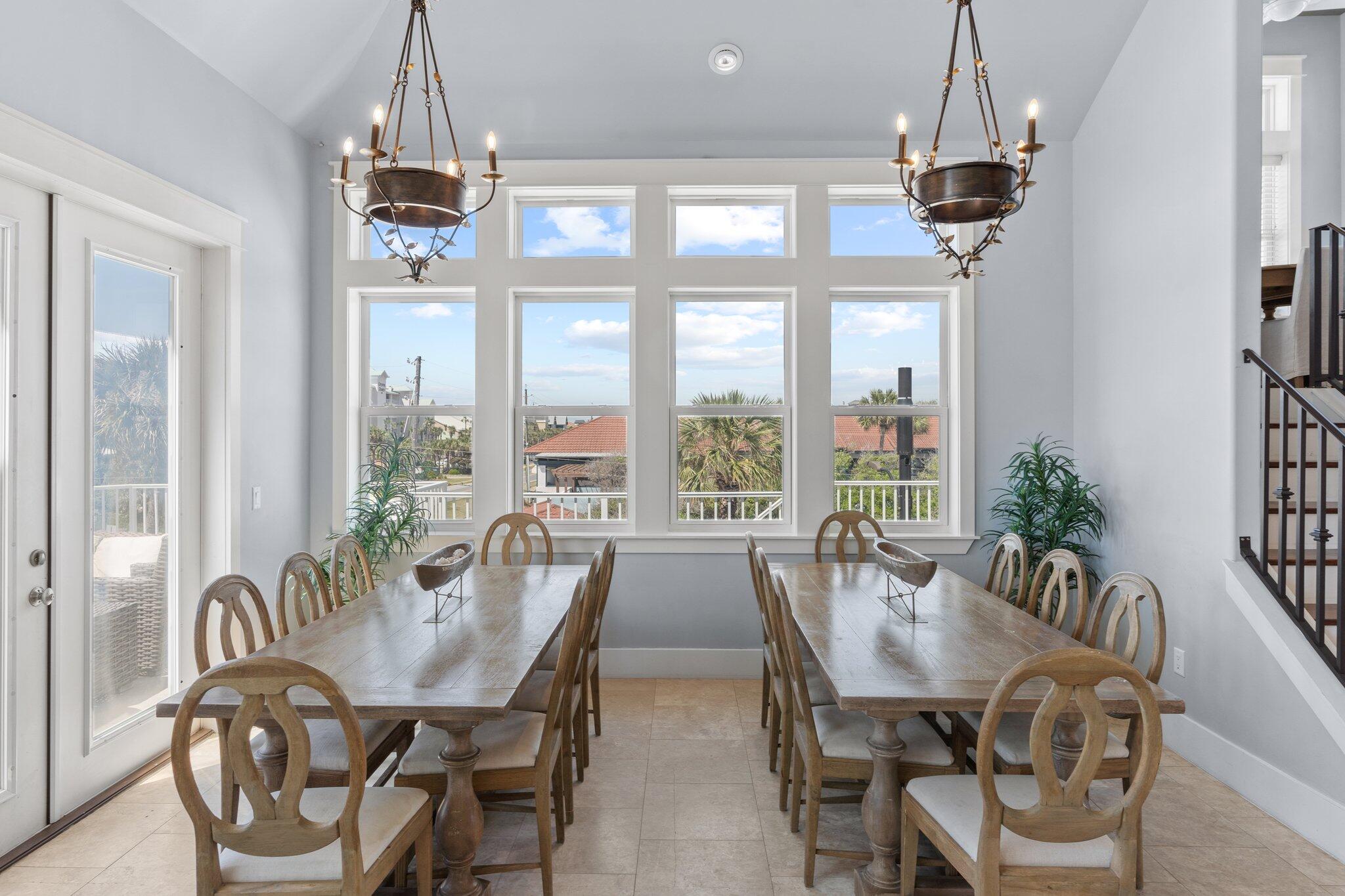CRYSTAL SHORES - Residential