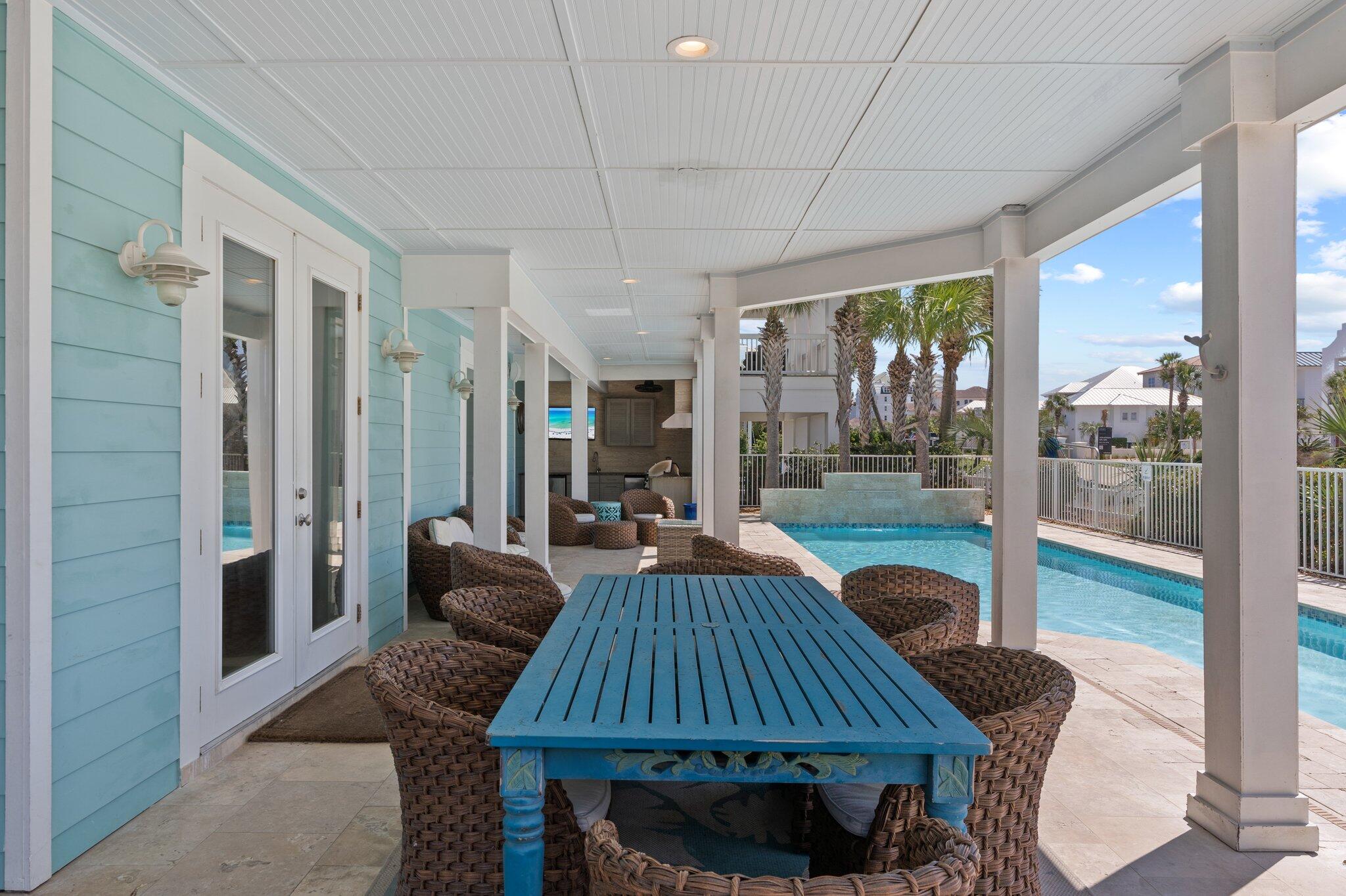 CRYSTAL SHORES - Residential
