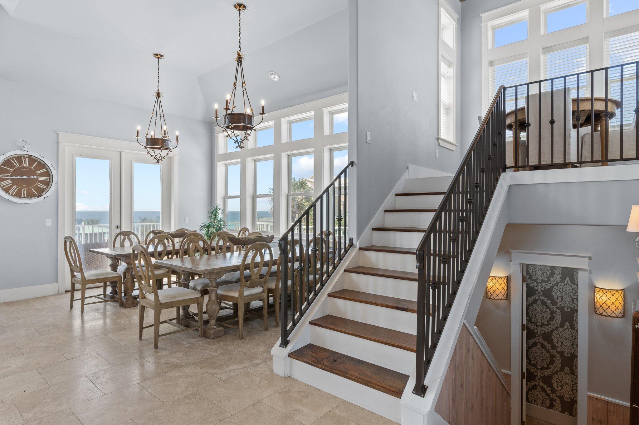 CRYSTAL SHORES - Residential