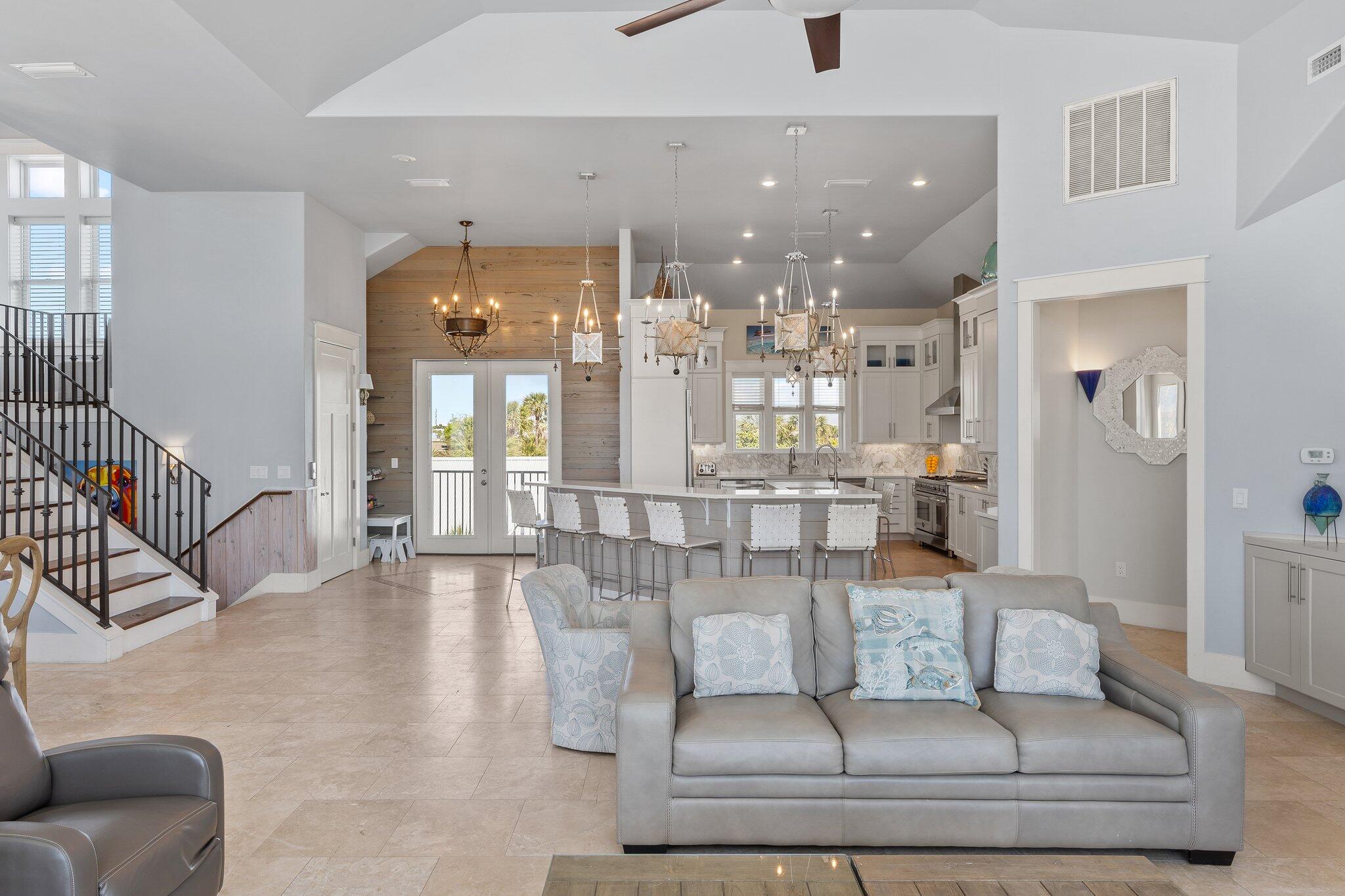 CRYSTAL SHORES - Residential