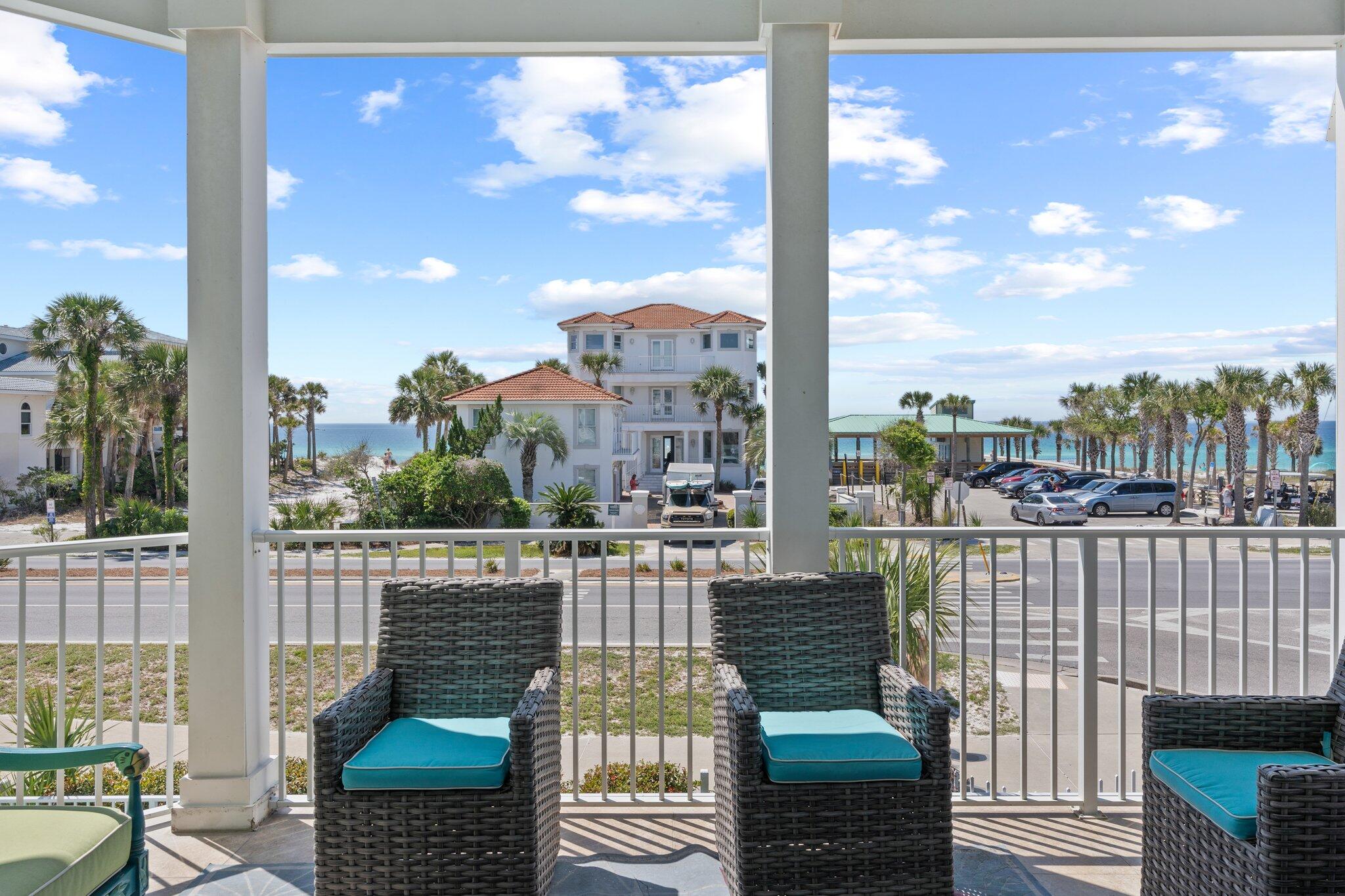 CRYSTAL SHORES - Residential