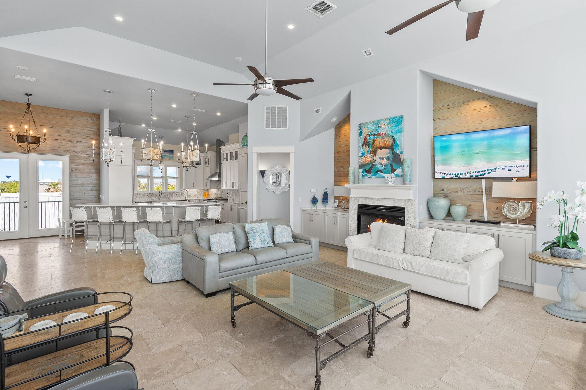 CRYSTAL SHORES - Residential