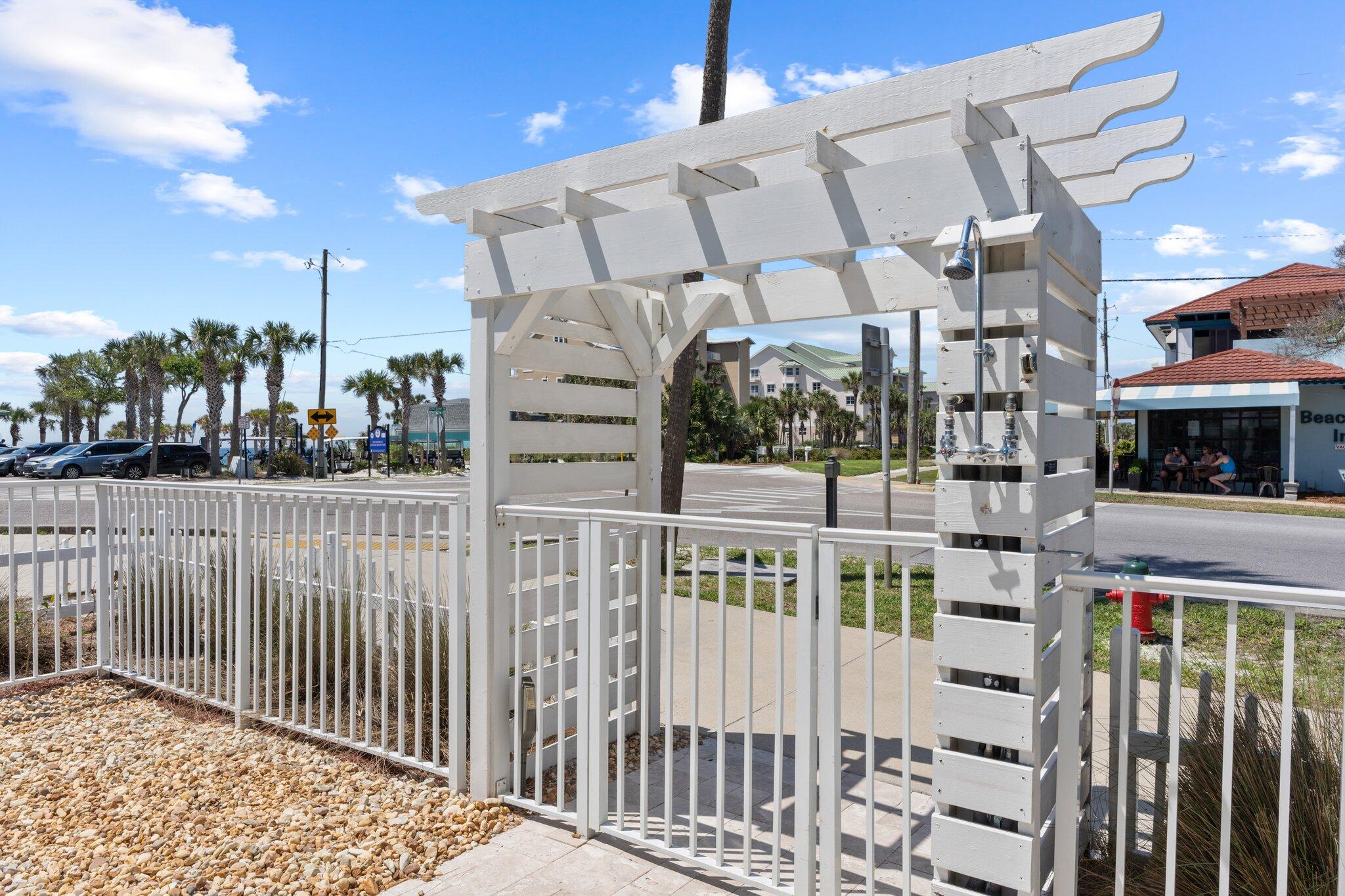 CRYSTAL SHORES - Residential