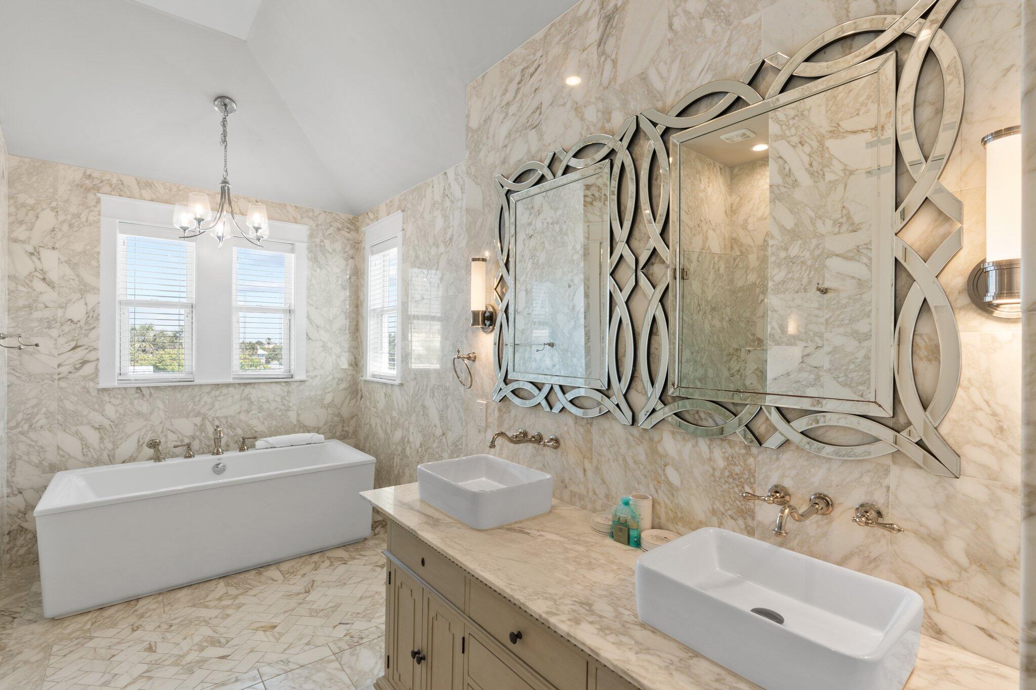 CRYSTAL SHORES - Residential