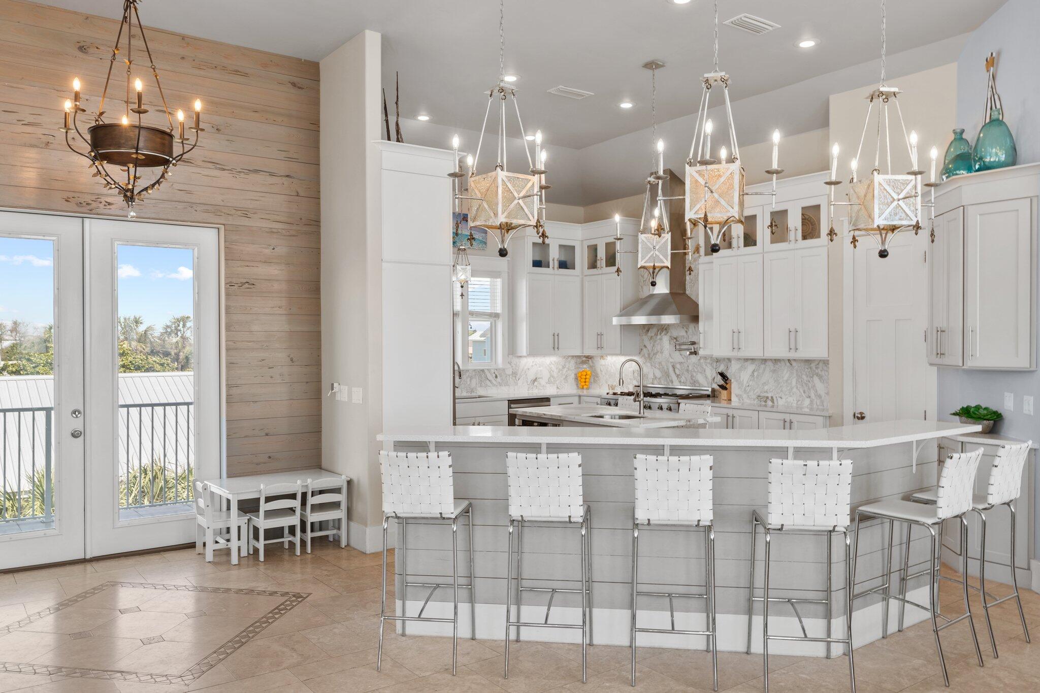 CRYSTAL SHORES - Residential