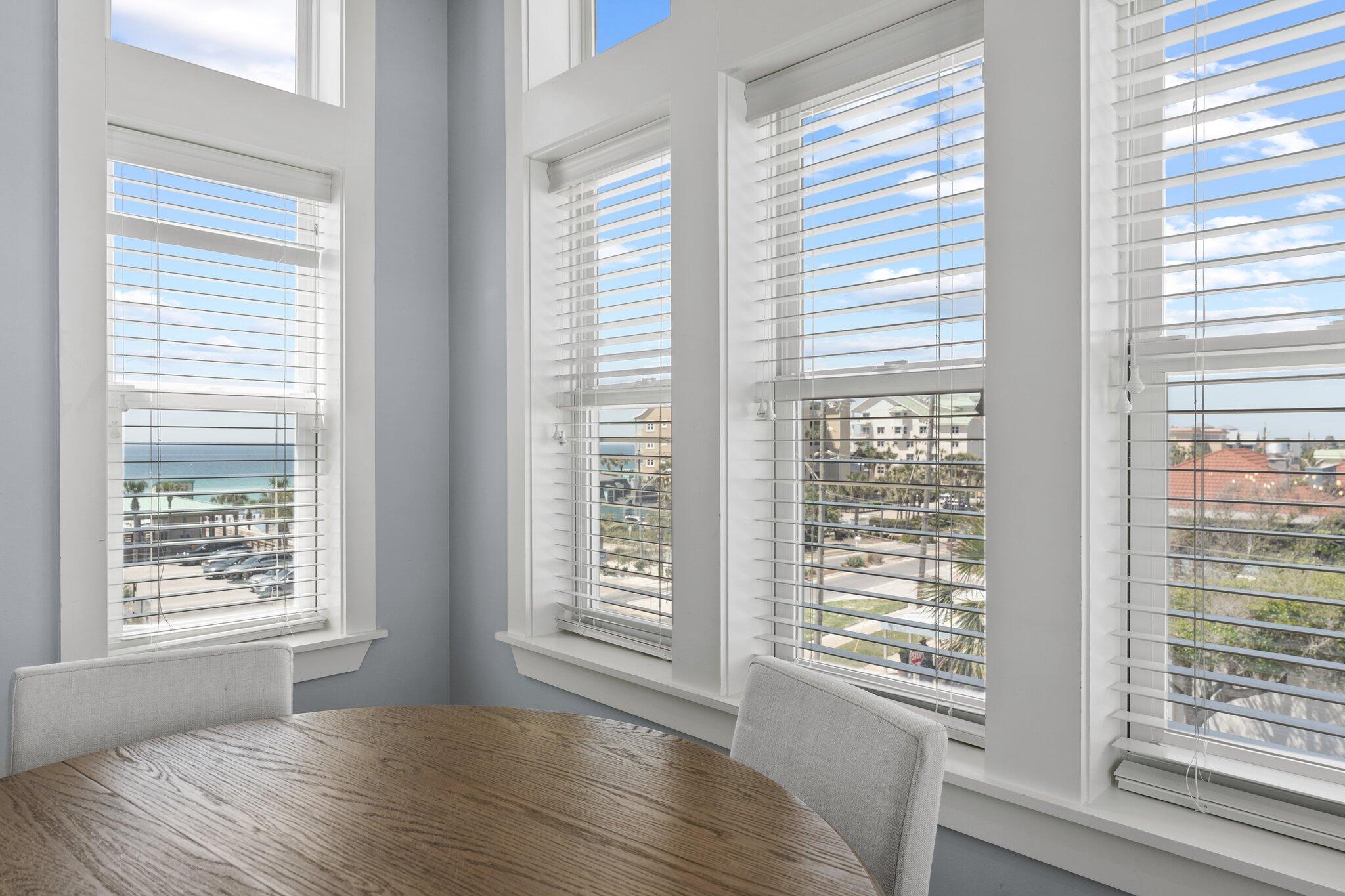 CRYSTAL SHORES - Residential
