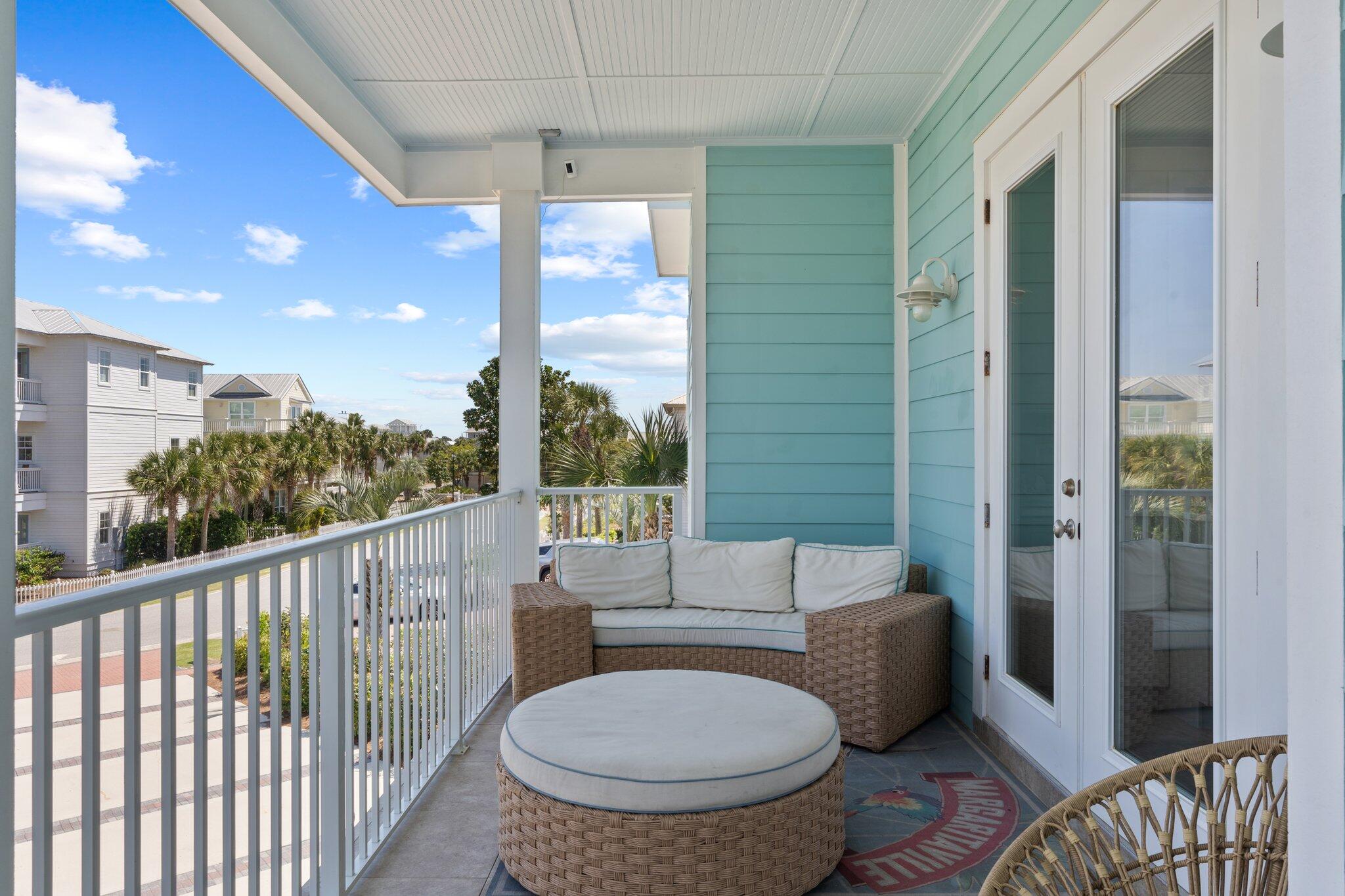 CRYSTAL SHORES - Residential