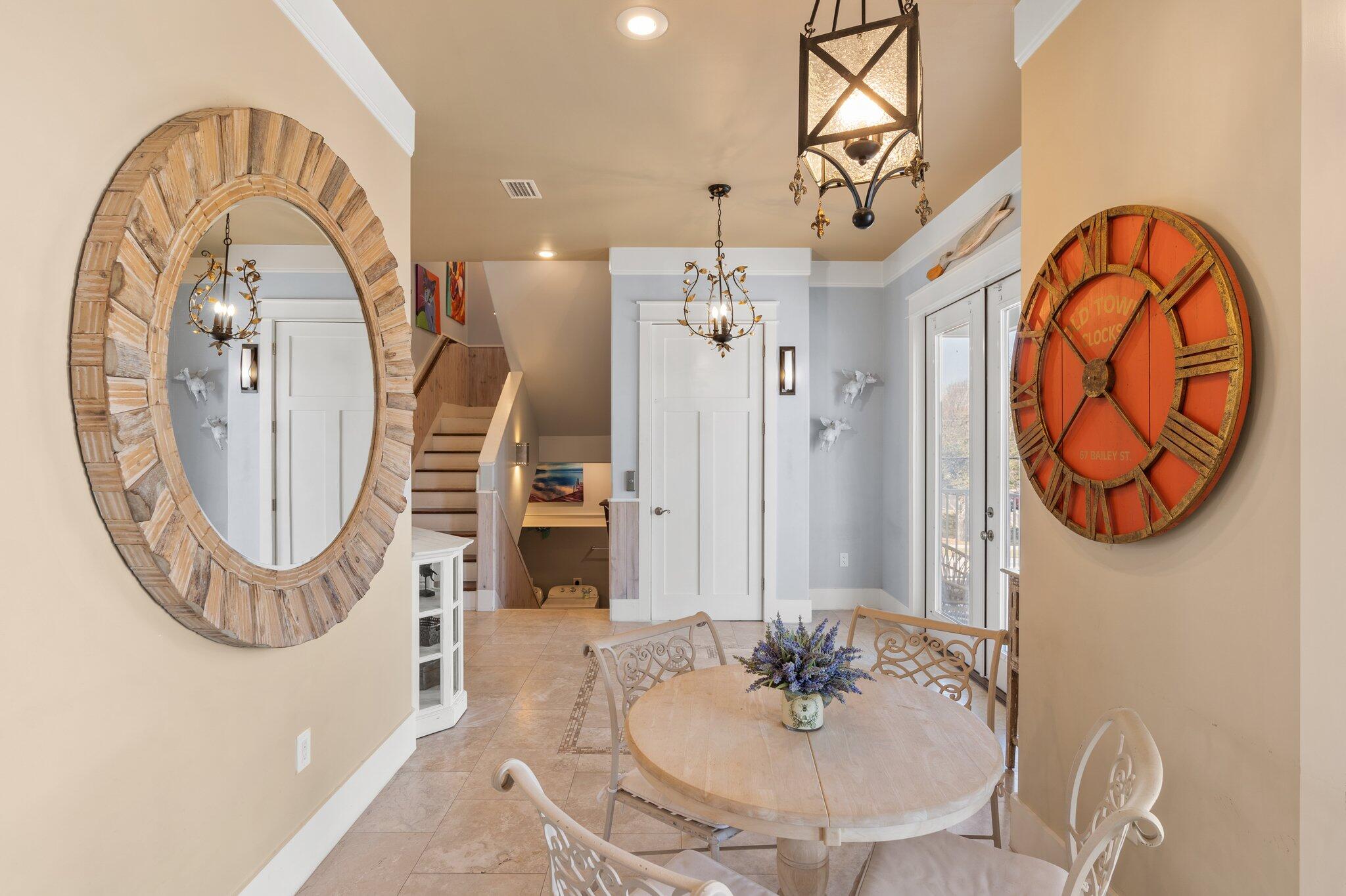 CRYSTAL SHORES - Residential