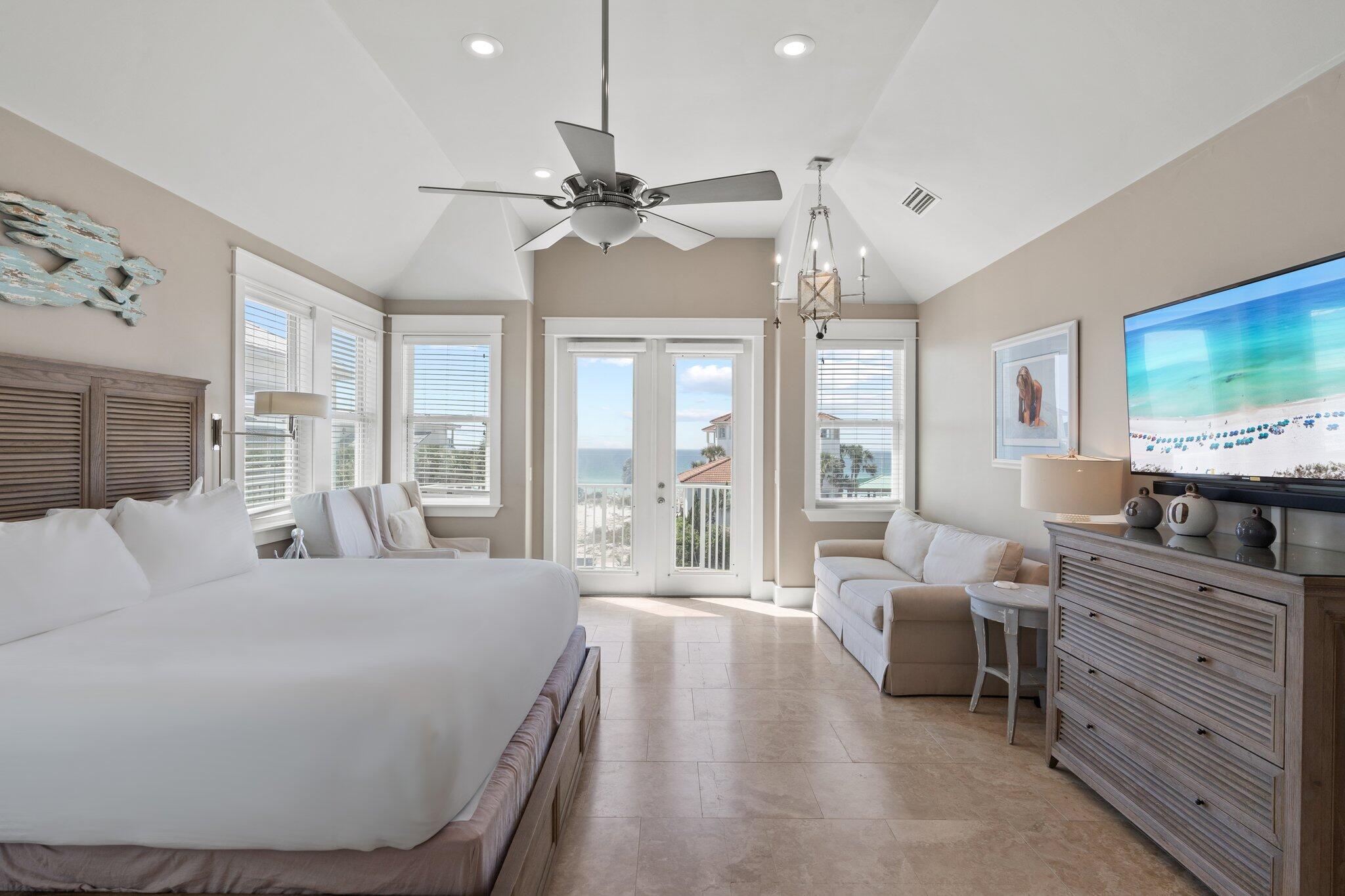 CRYSTAL SHORES - Residential