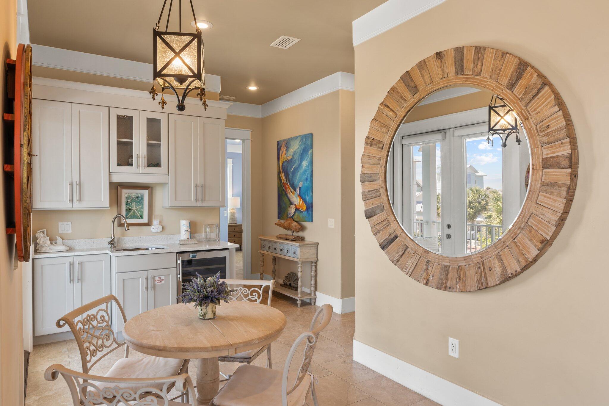 CRYSTAL SHORES - Residential