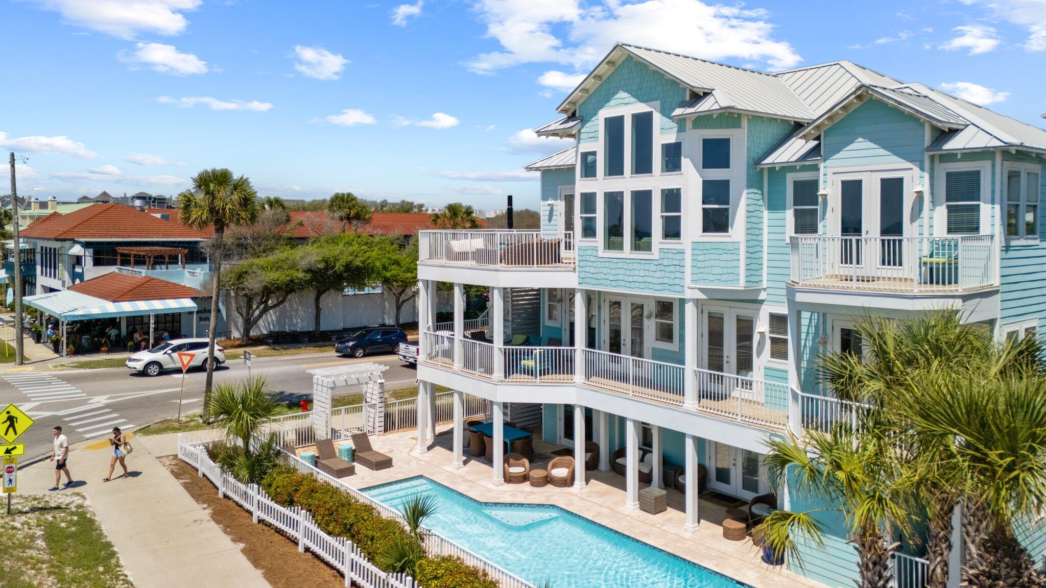 CRYSTAL SHORES - Residential