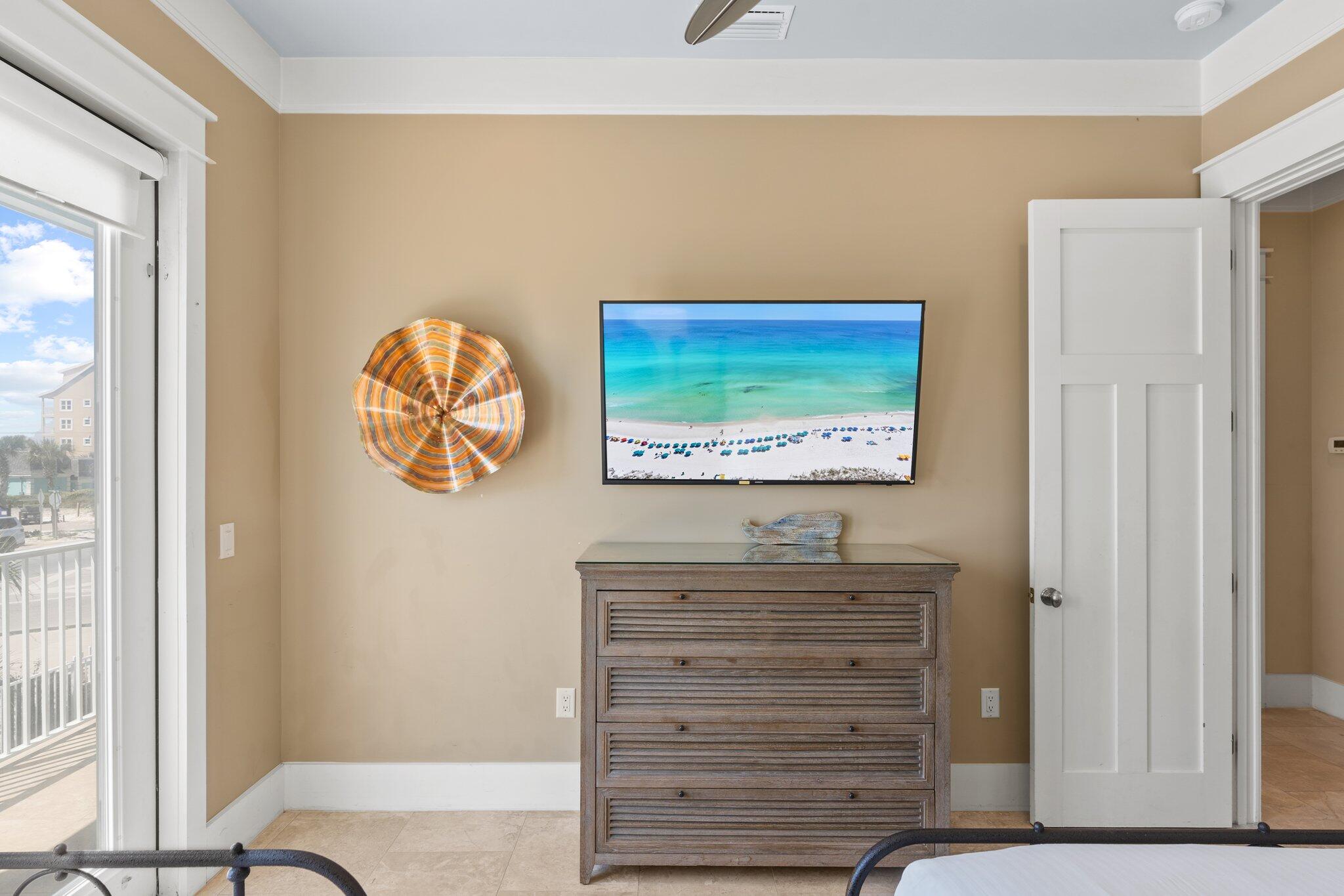 CRYSTAL SHORES - Residential