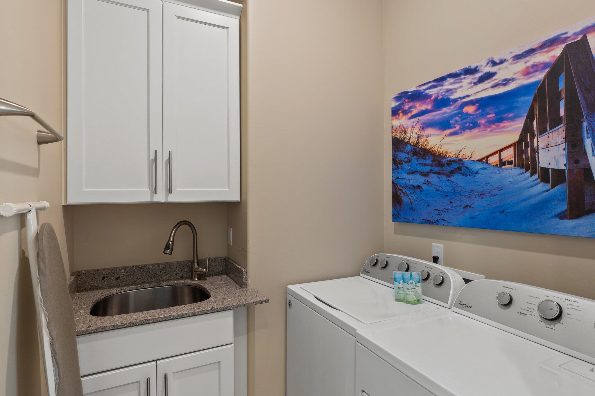 CRYSTAL SHORES - Residential