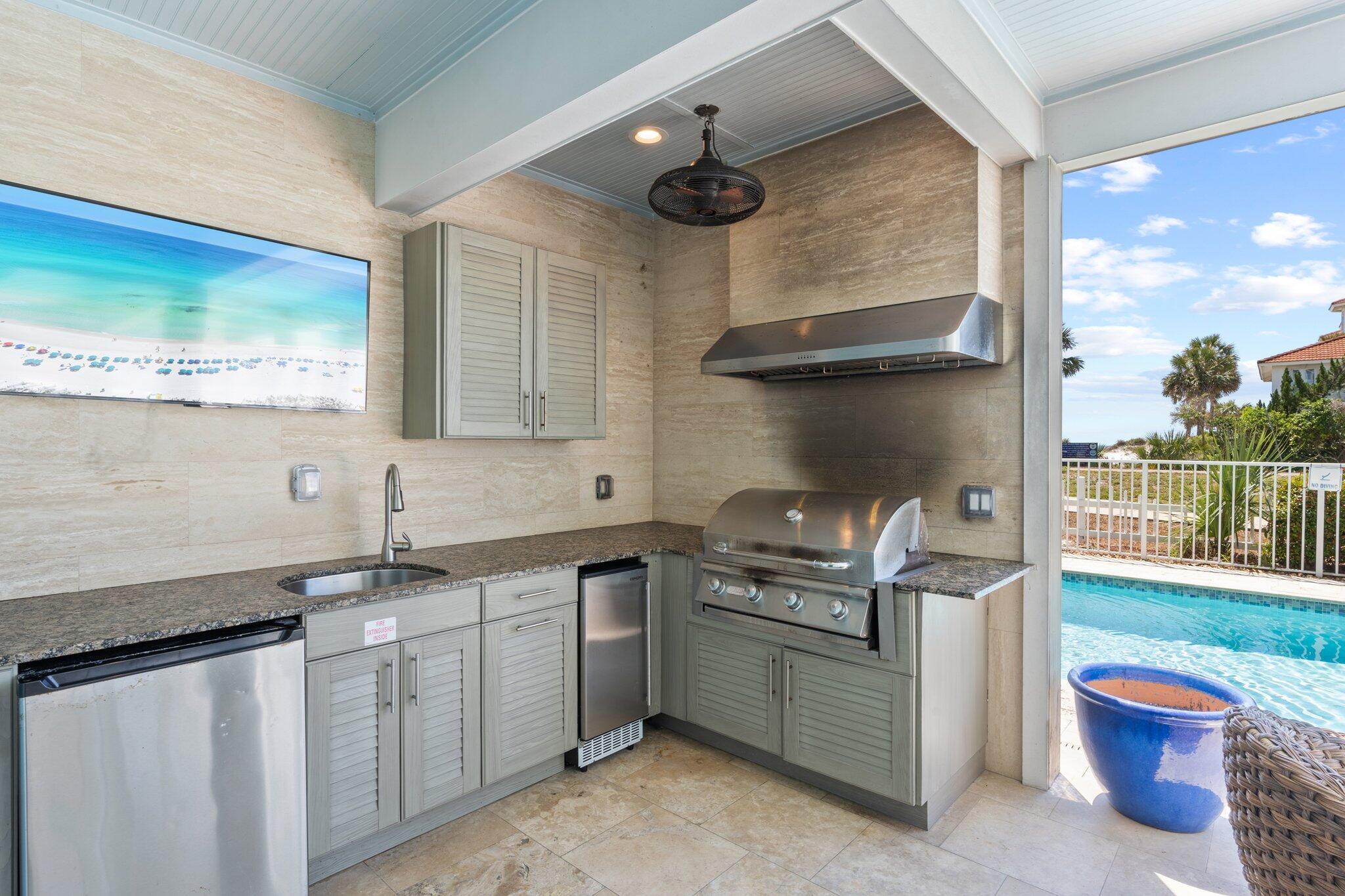 CRYSTAL SHORES - Residential