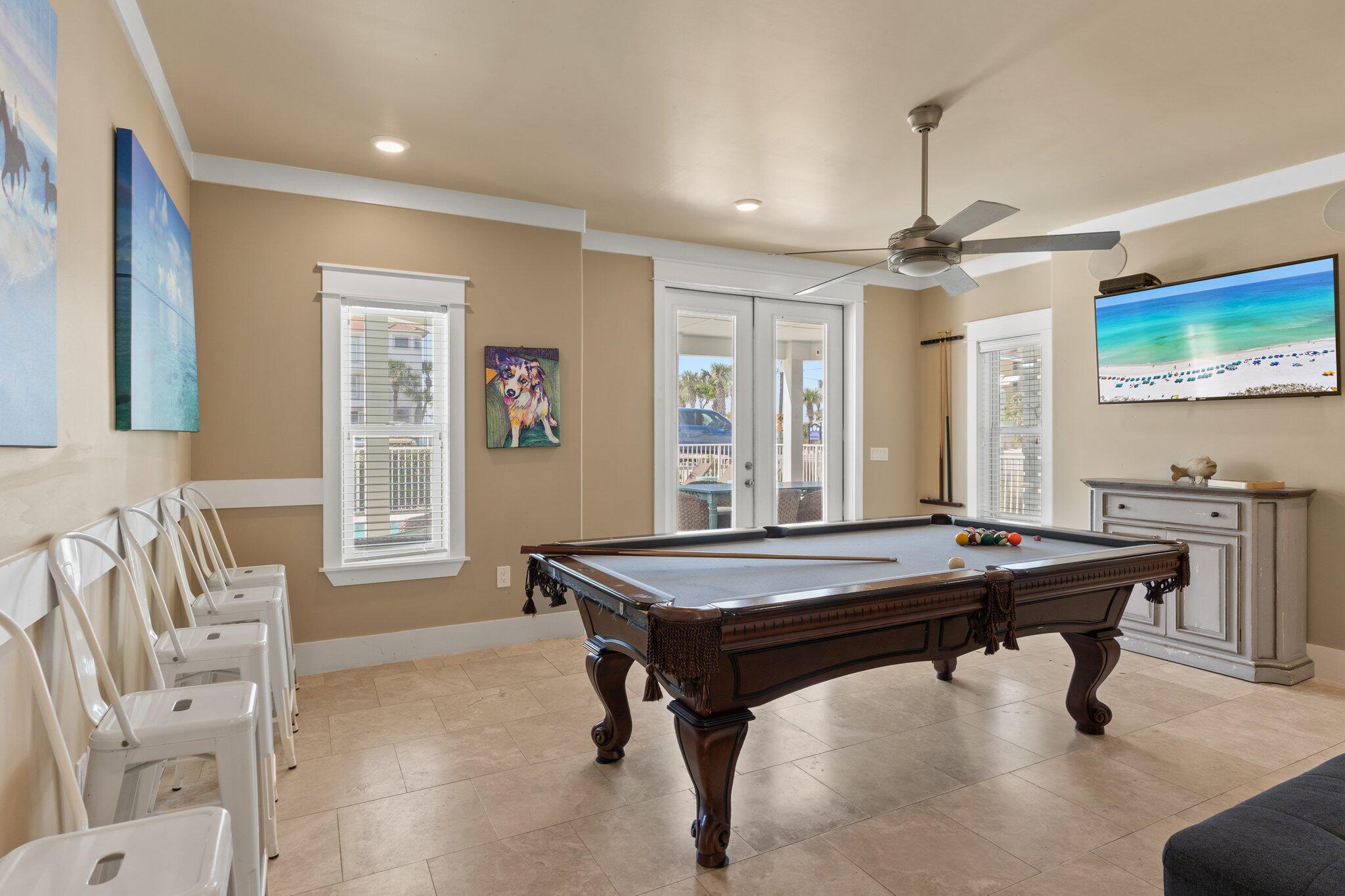 CRYSTAL SHORES - Residential