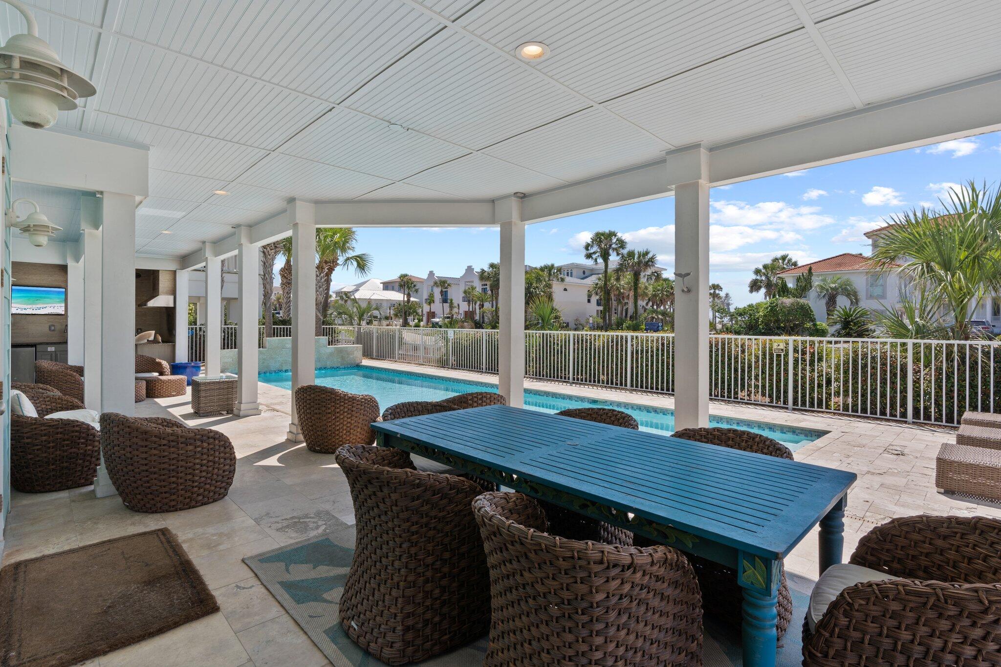 CRYSTAL SHORES - Residential