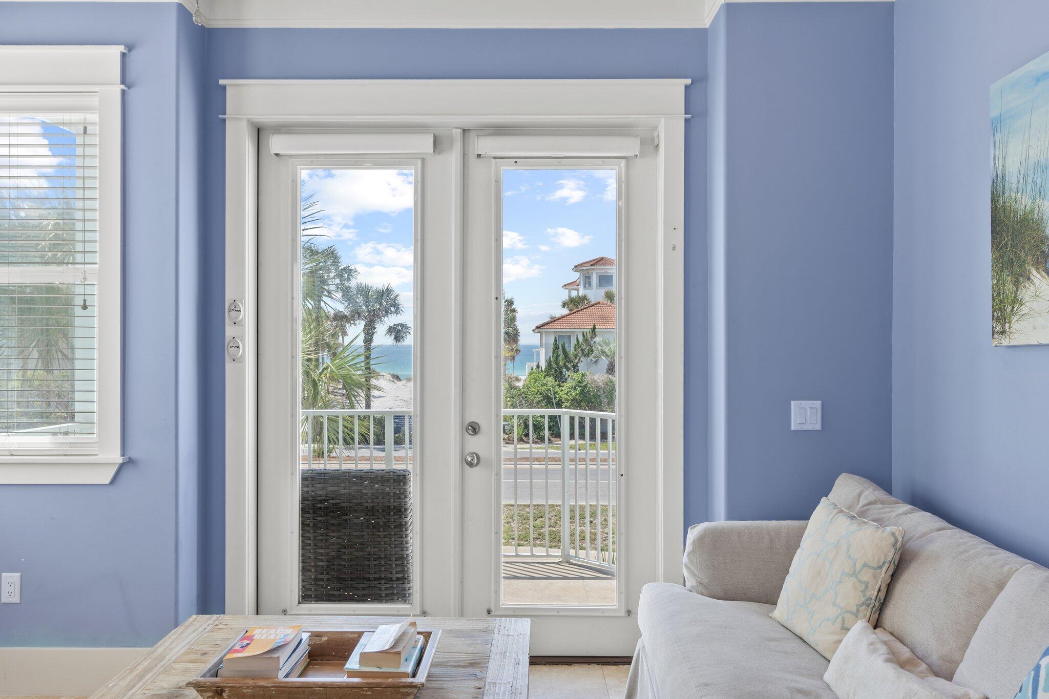 CRYSTAL SHORES - Residential