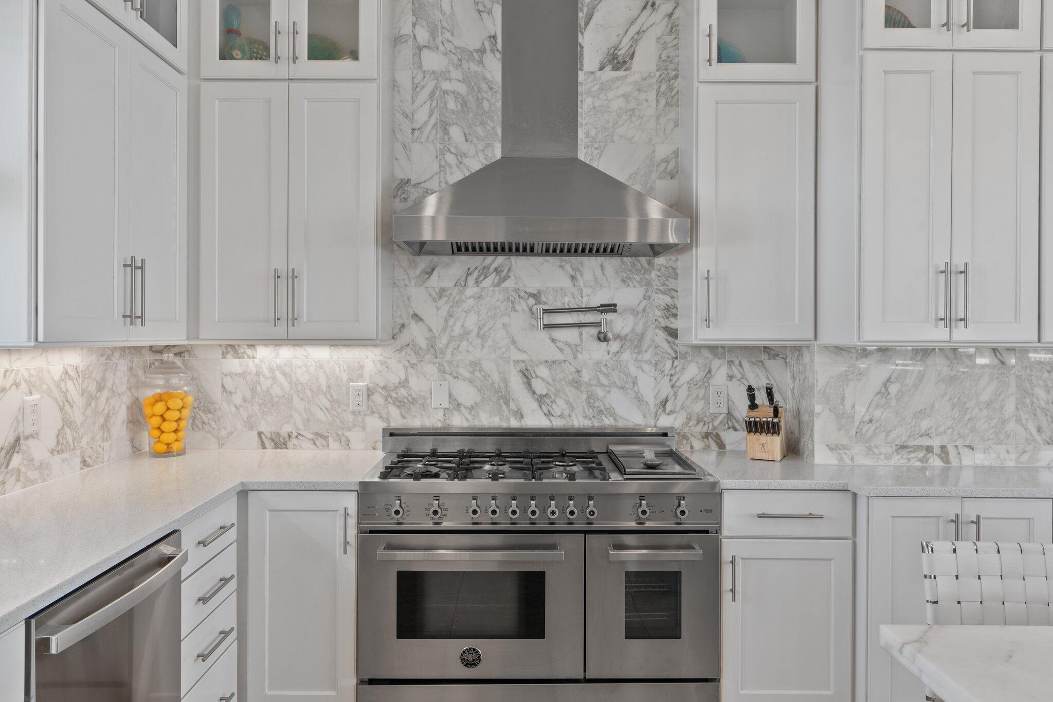 CRYSTAL SHORES - Residential