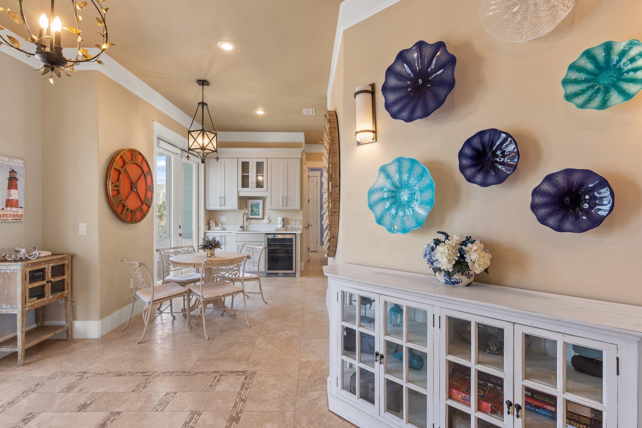 CRYSTAL SHORES - Residential