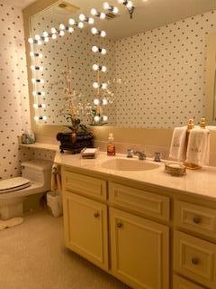 REGENCY TOWERS - Residential