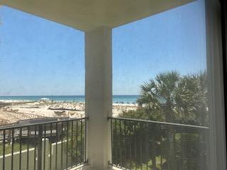 REGENCY TOWERS - Residential