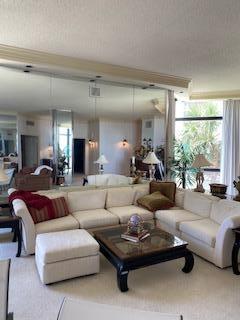 REGENCY TOWERS - Residential