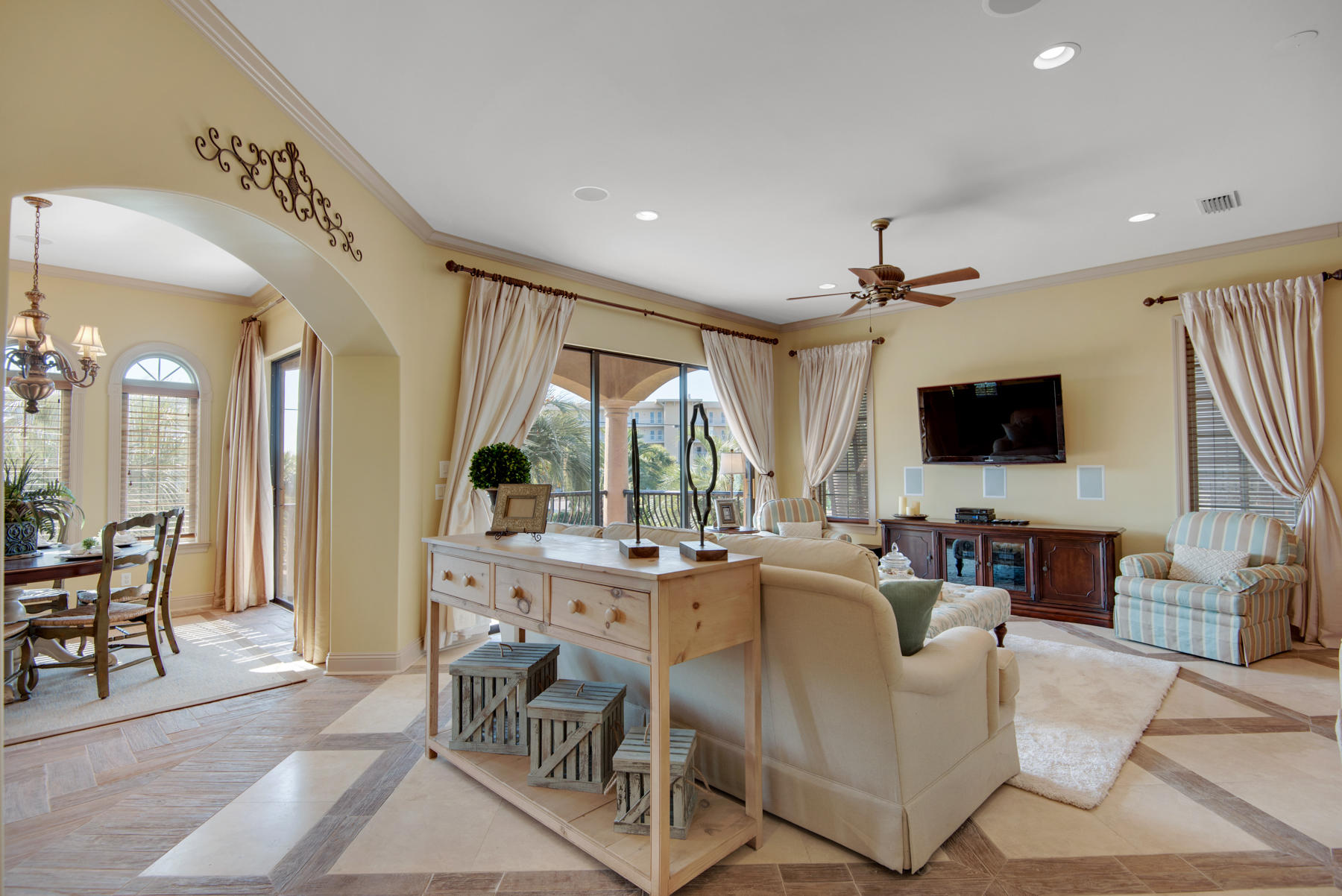 SAINT TROPEZ - Residential