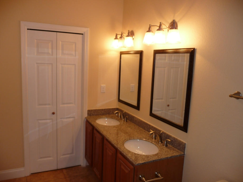 VESTS HEIGHTS 1ST ADEN - Residential